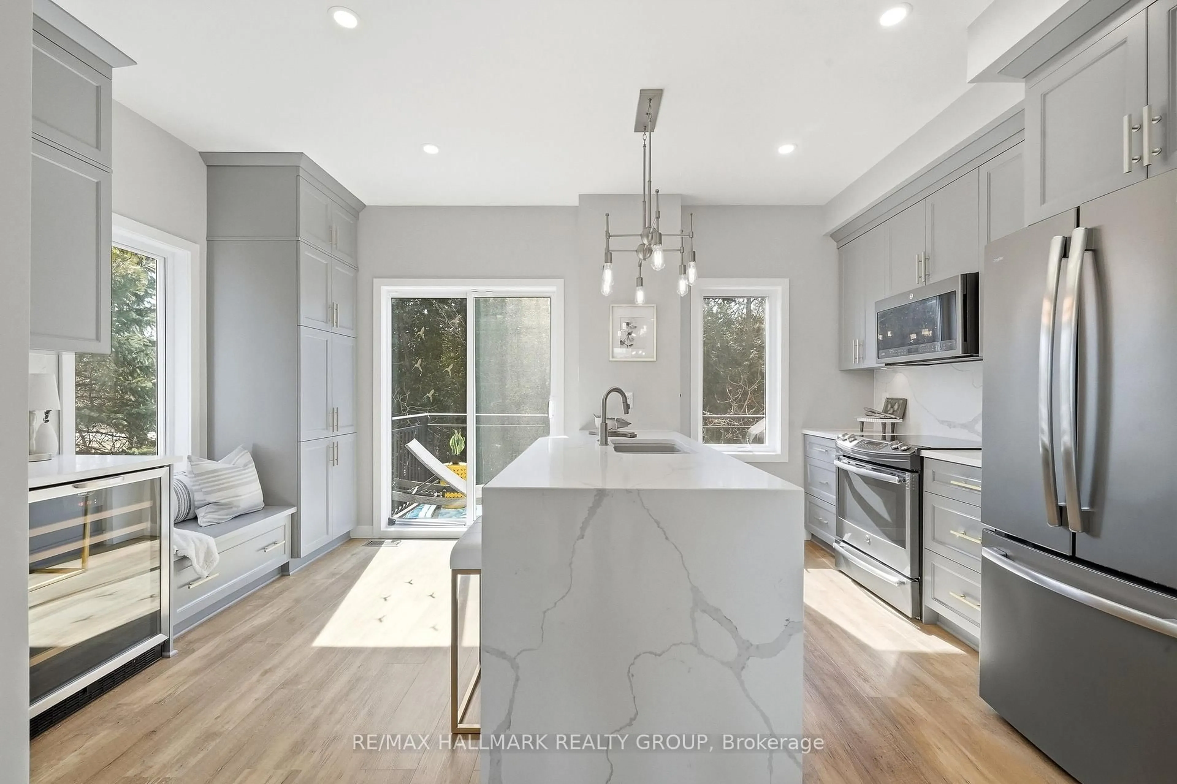 Open concept kitchen, unknown for 128 Songbird Private, Ottawa Ontario K2H 0A2