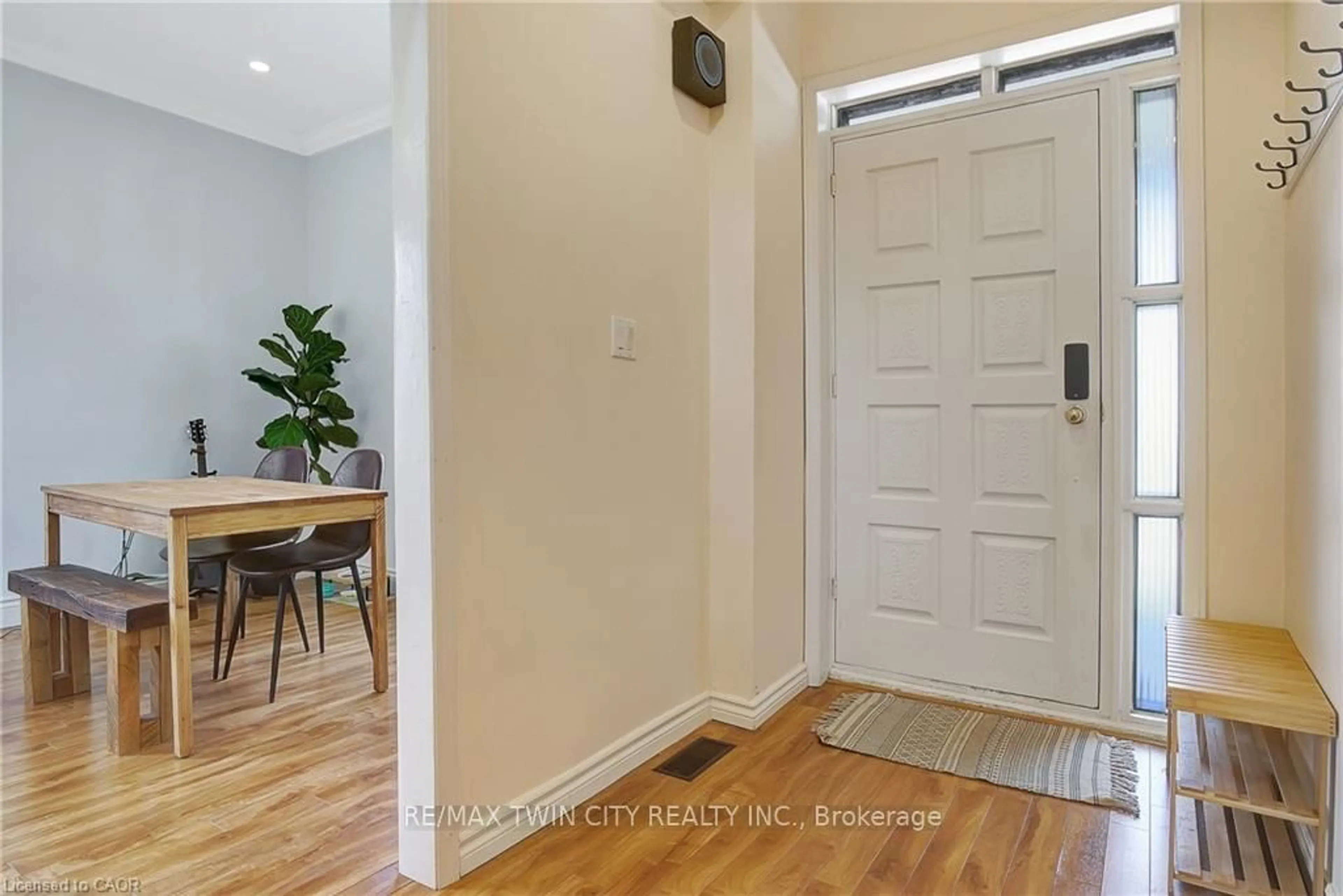 Indoor entryway for 12 Murdoch St, Cambridge Ontario N1R 4H4