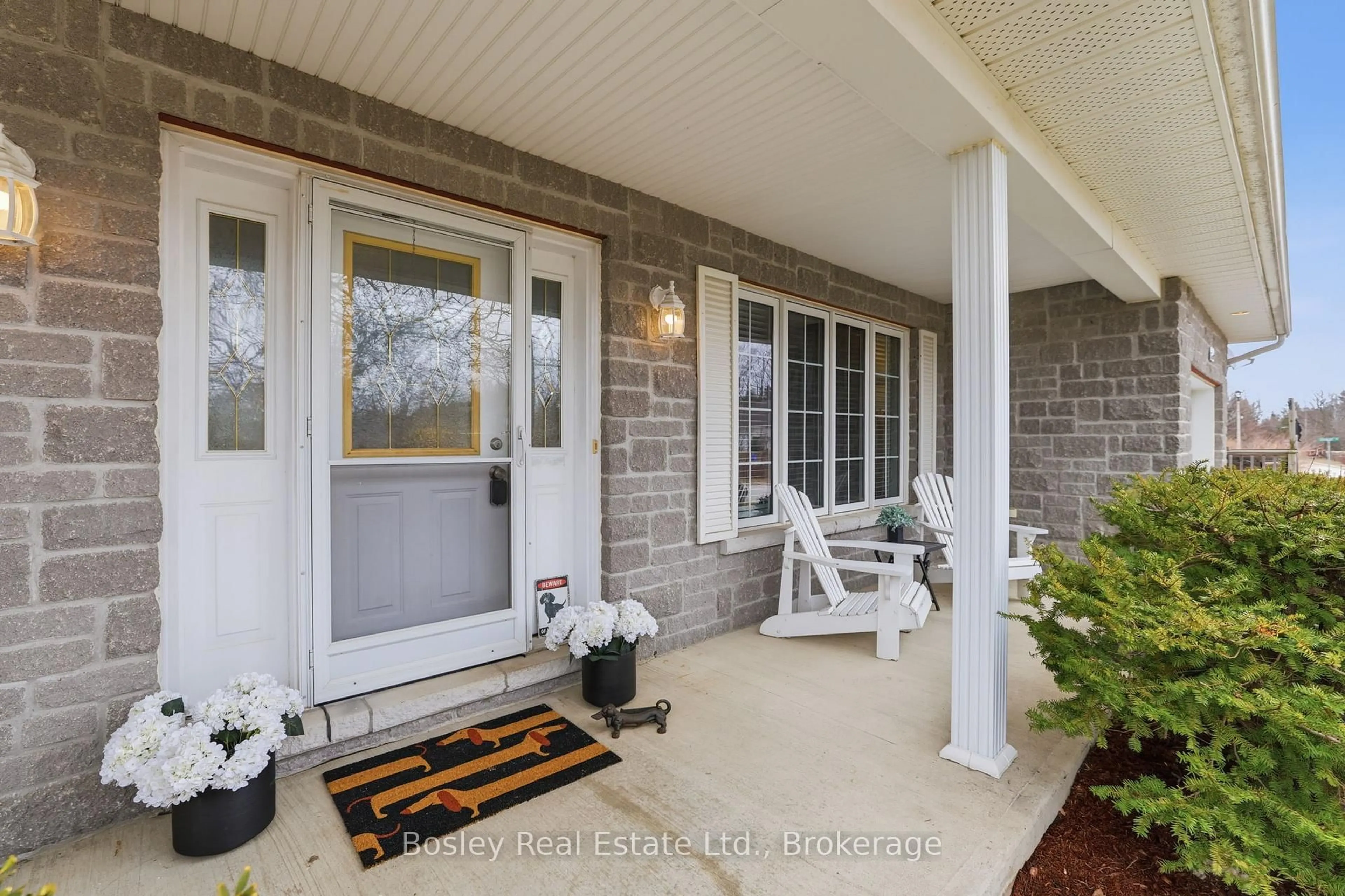 Indoor entryway for 17 Ridge Creek Dr, Meaford Ontario N4L 1L7