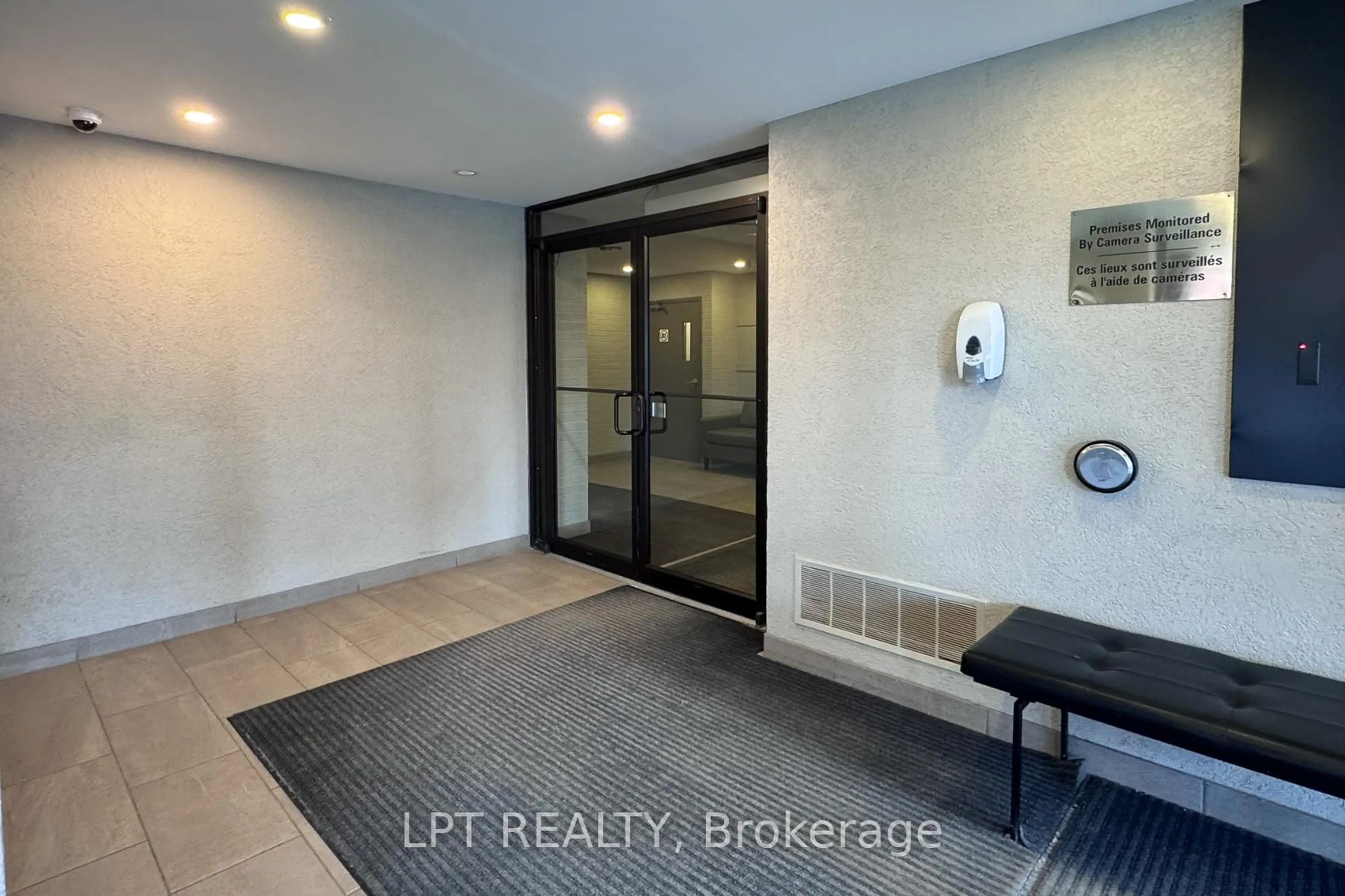 Unknown for 40 Arthur St #703, Ottawa Ontario K1R 7T5