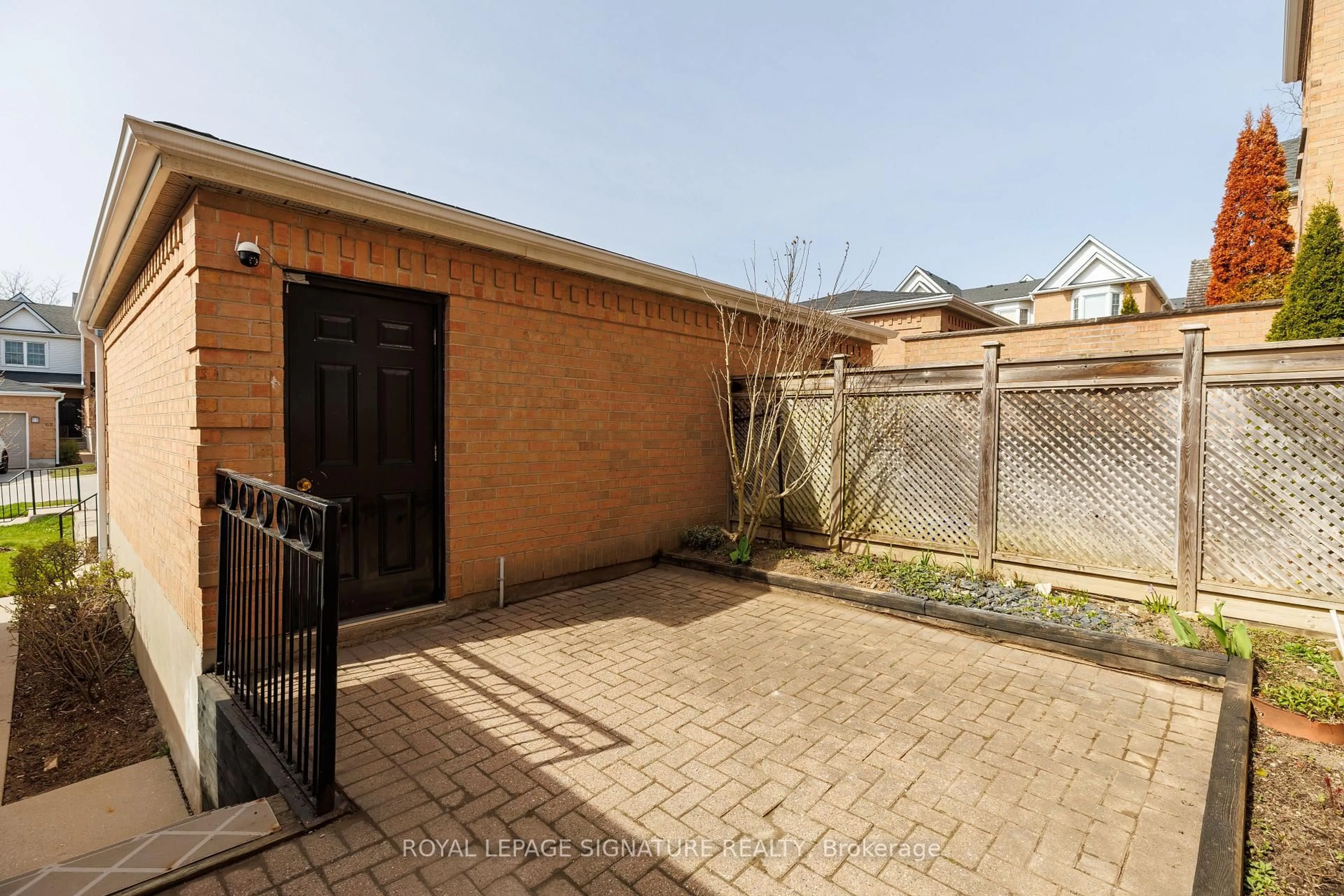 Patio, street for 1570 Richmond St #5, London North Ontario N6G 4W2