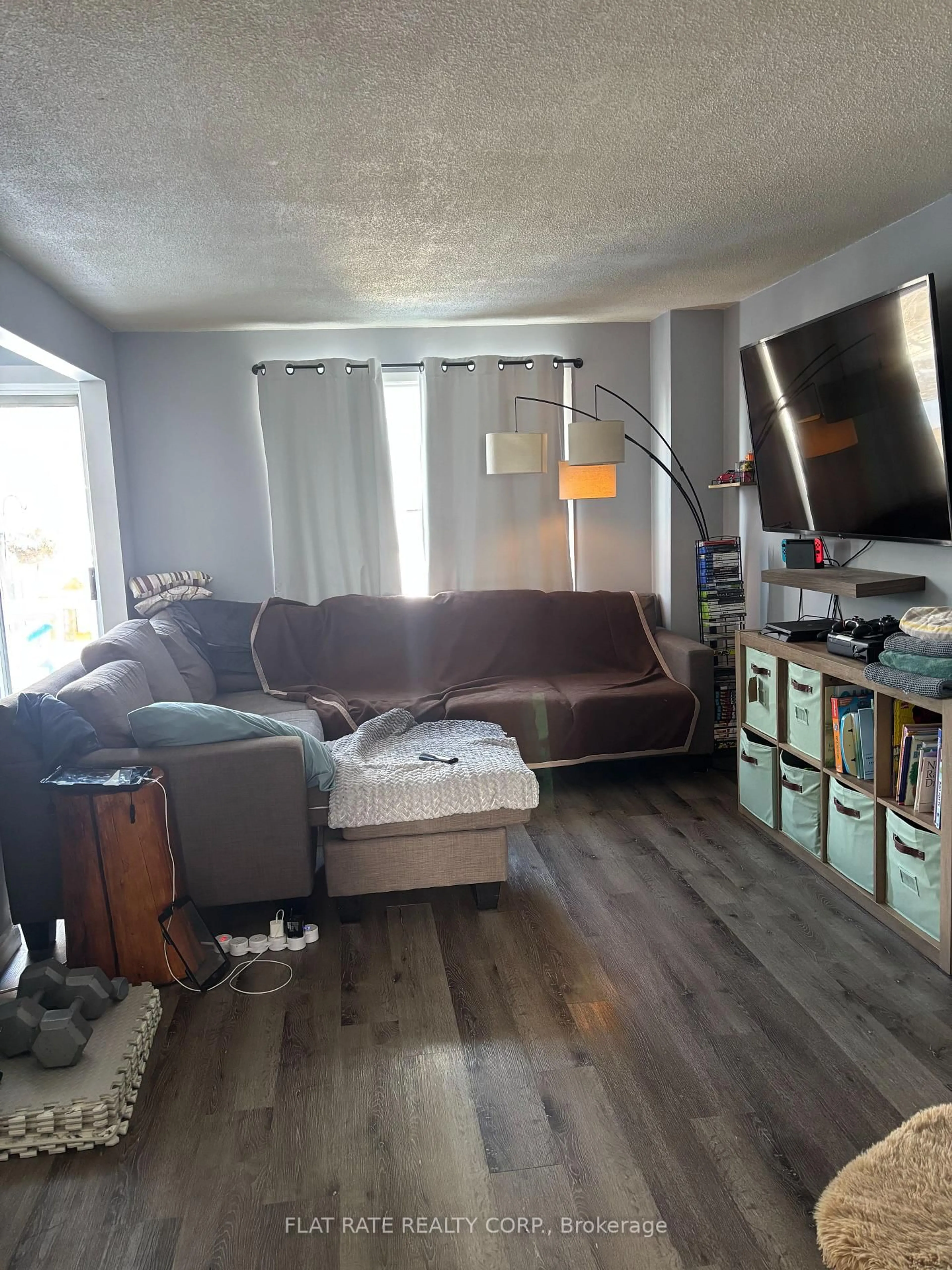 Living room with furniture, unknown for 2153 Walker Ave, Peterborough Ontario K9L 1T6