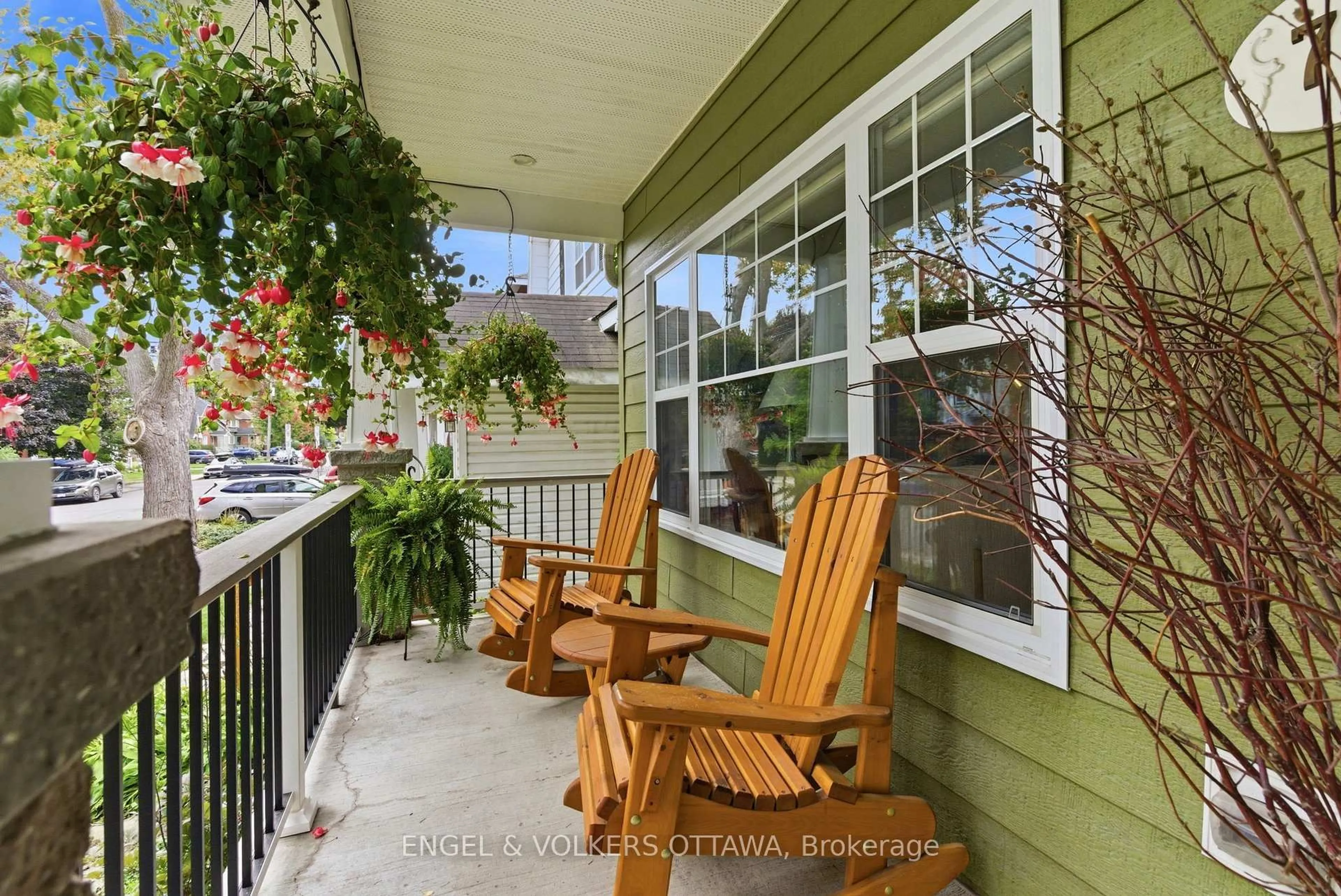 Patio, street for 72 Smirle Ave, Ottawa Ontario K1Y 0S3