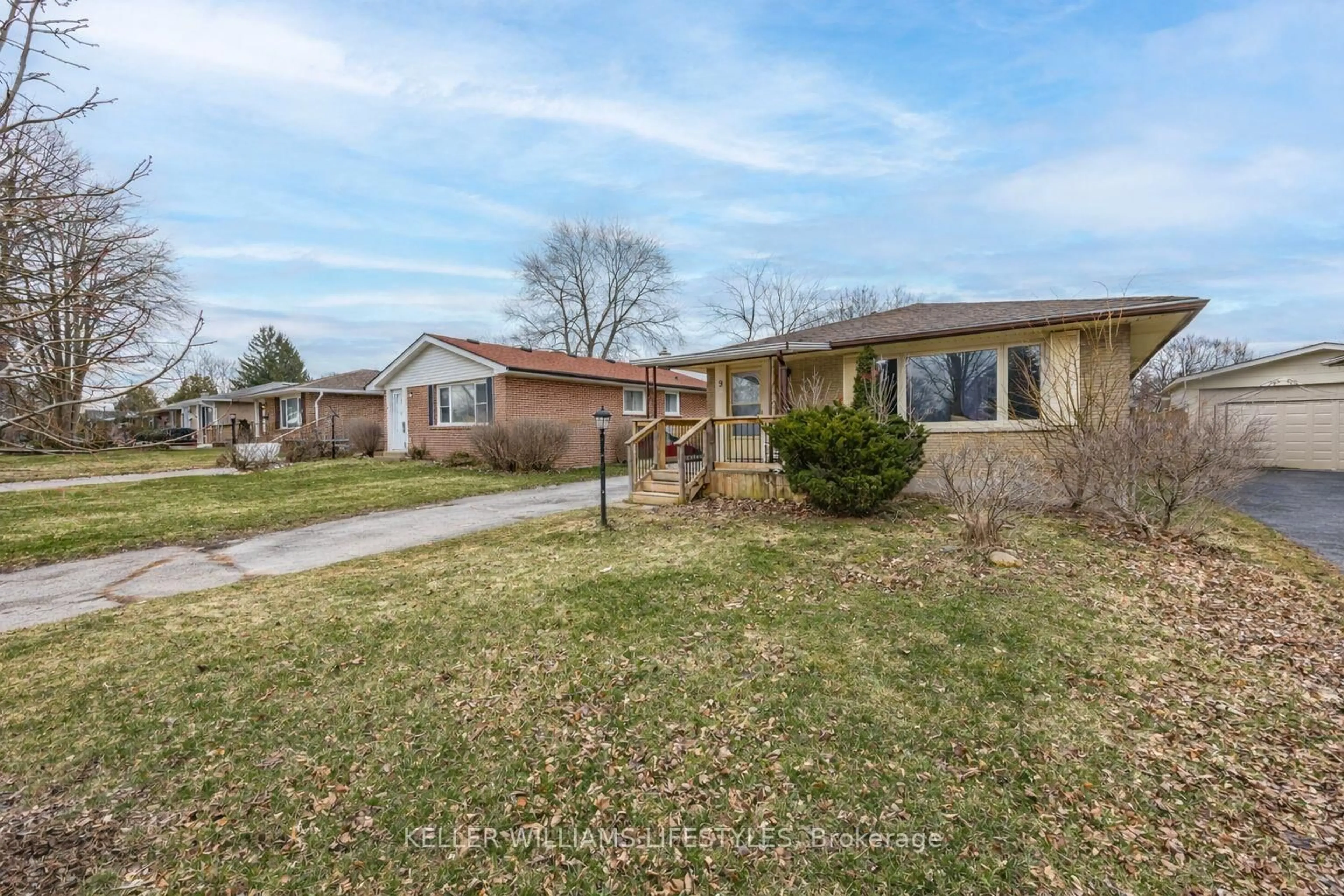 A pic from outside/outdoor area/front of a property/back of a property/a pic from drone, street for 9 Buchan Rd, London East Ontario N5V 1K9