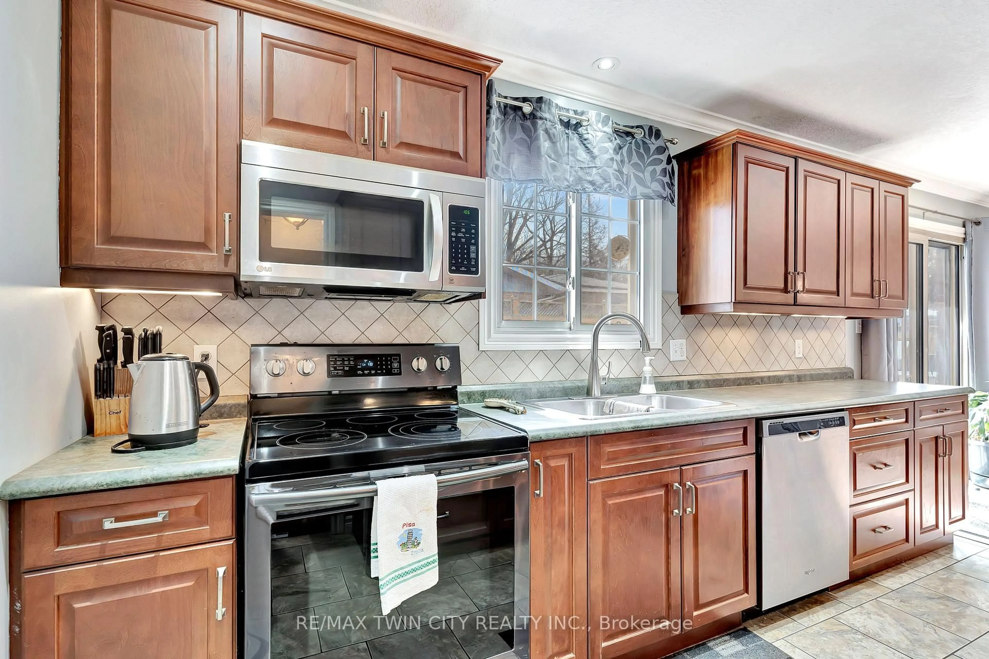 Unknown for 22 Victoria St, North Dumfries Ontario N0B 1L0