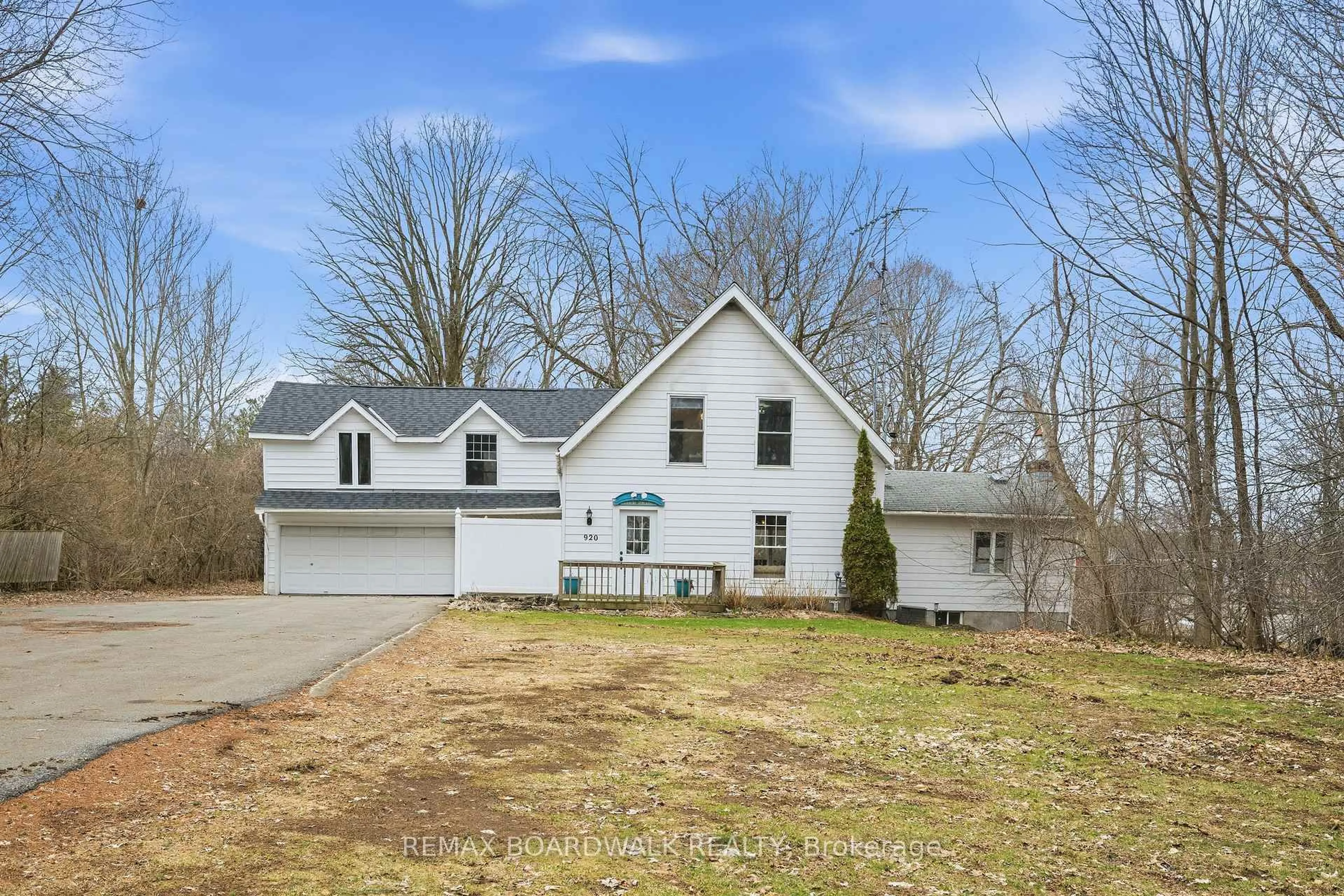 A pic from outside/outdoor area/front of a property/back of a property/a pic from drone, street for 920 Stewart Blvd, Elizabethtown-Kitley Ontario K6V 5T4