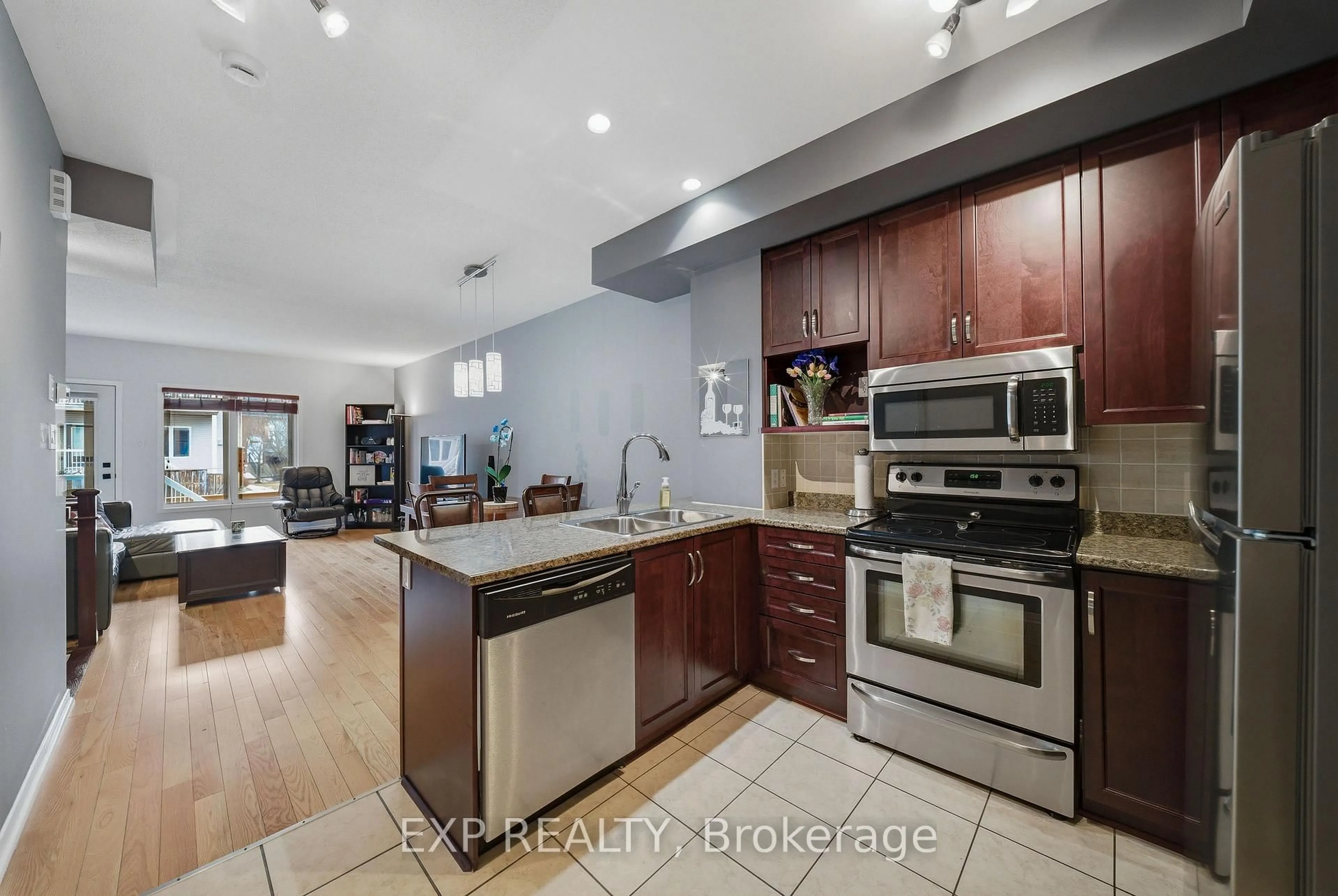 Open concept kitchen, unknown for 300 London Terr, Ottawa Ontario K1K 2W2