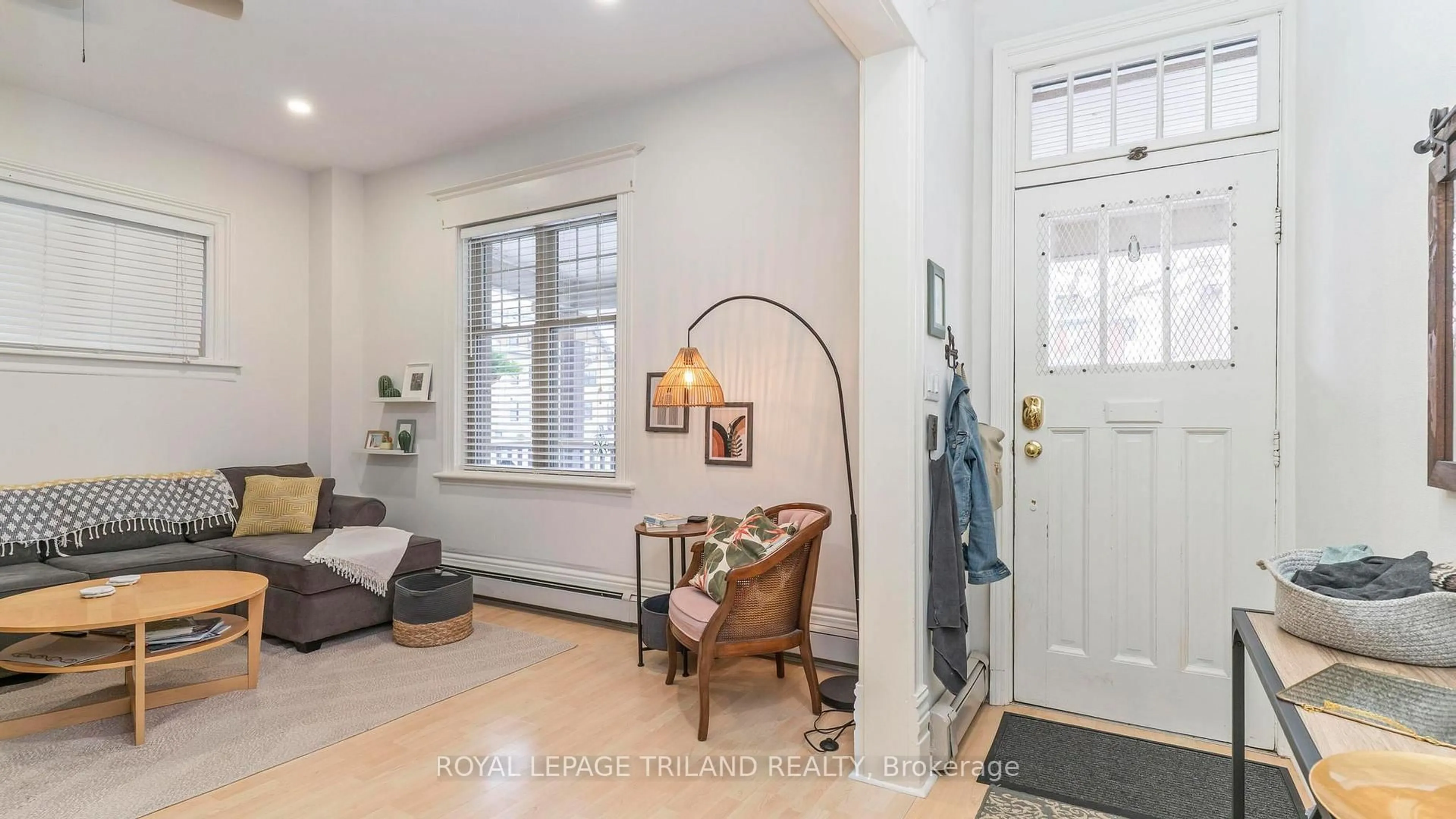 Indoor entryway for 114 Elmwood Ave, London South Ontario N6C 1J5