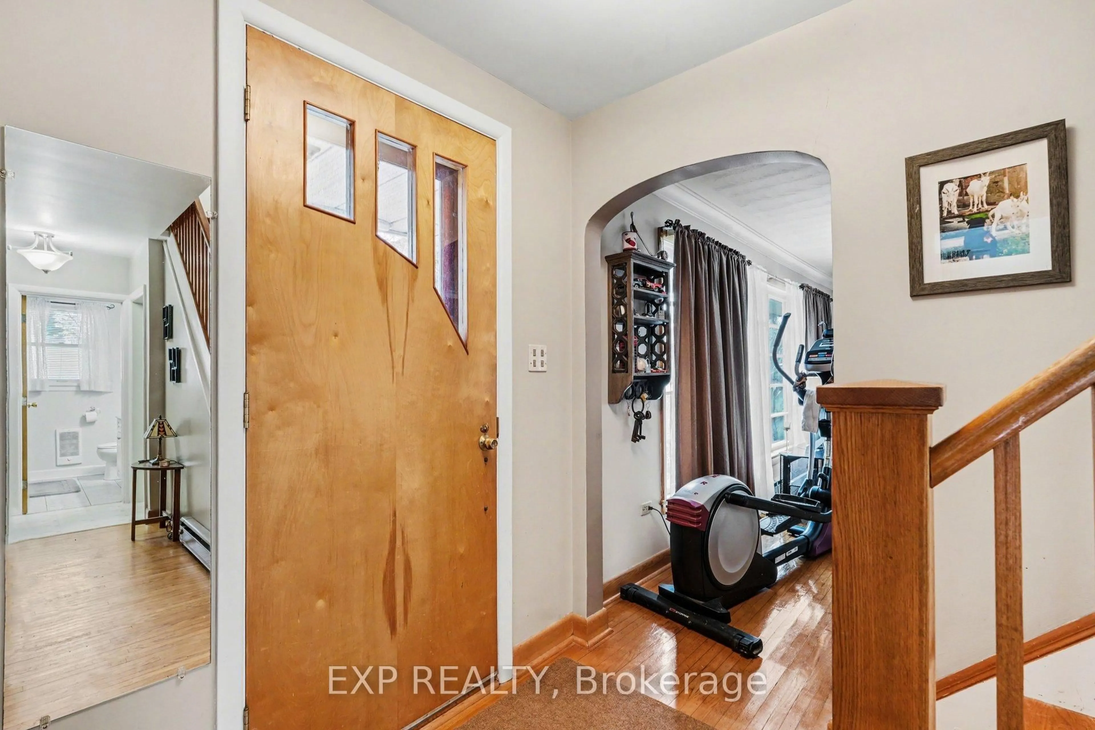 Indoor entryway for 2727 Concession Rd, North Grenville Ontario K0G 1J0