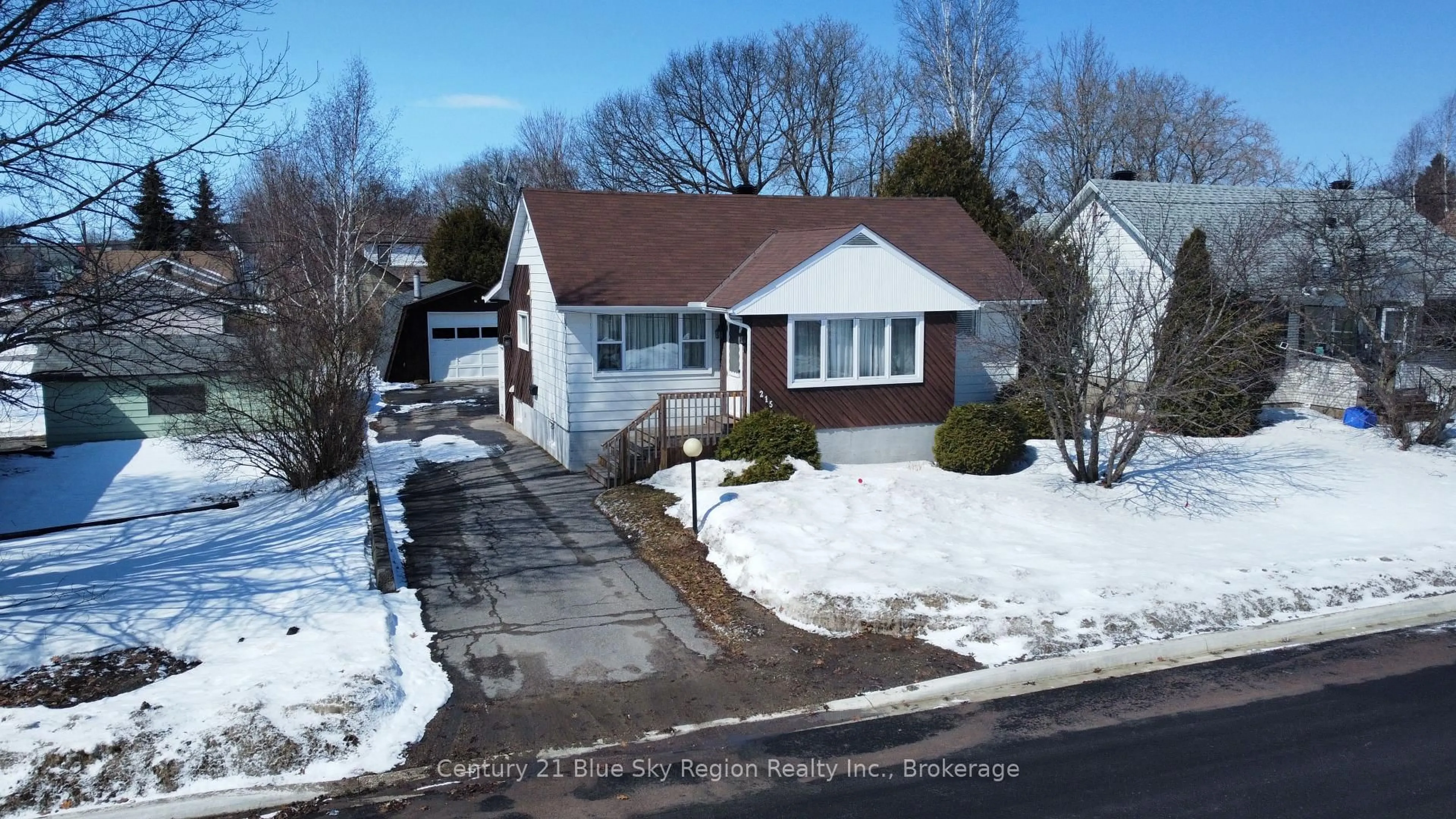 Unknown for 215 Princess St, North Bay Ontario P1B 6C4