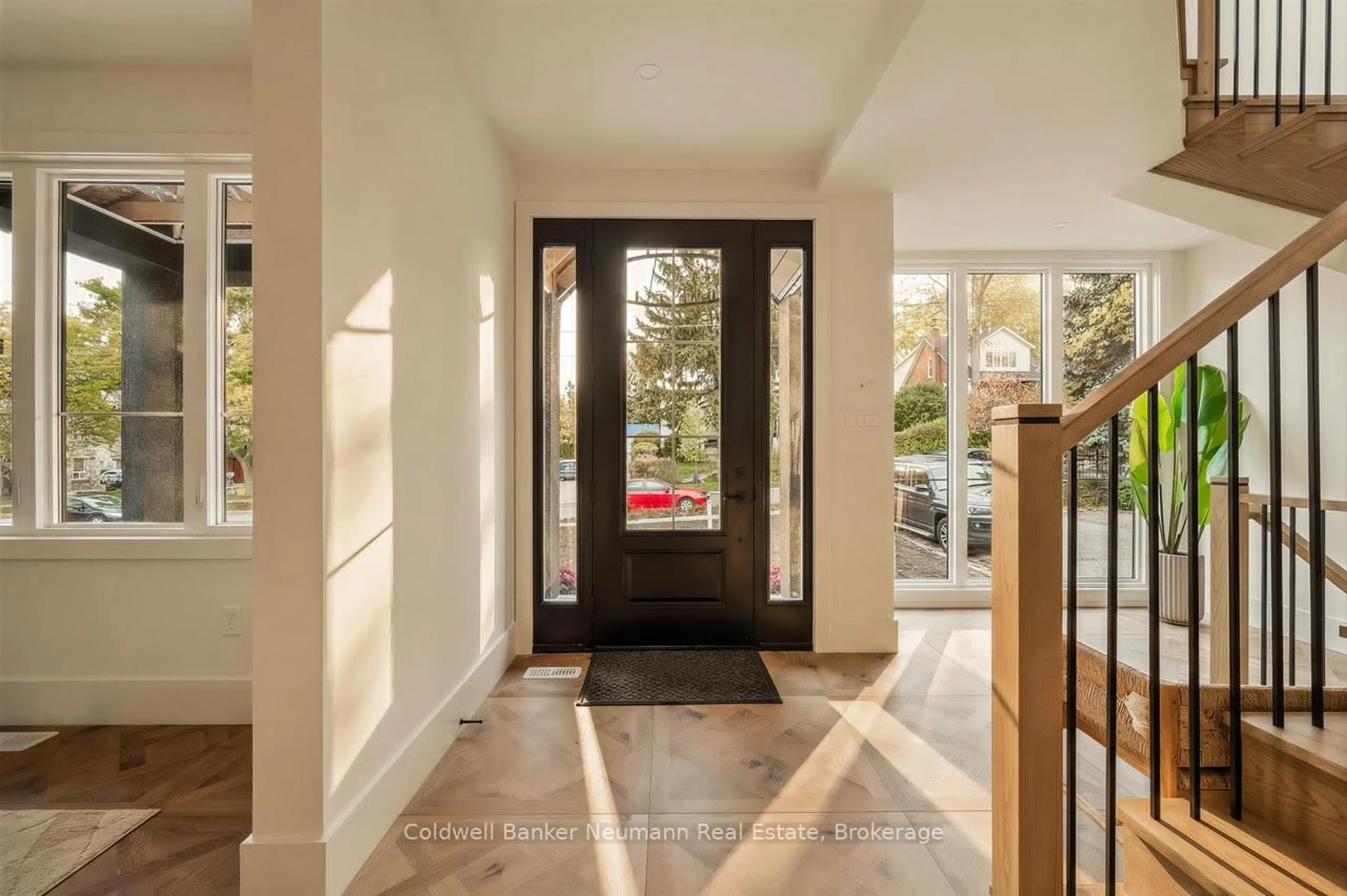 Indoor entryway for 126 Oxford St, Guelph Ontario N1H 2M7