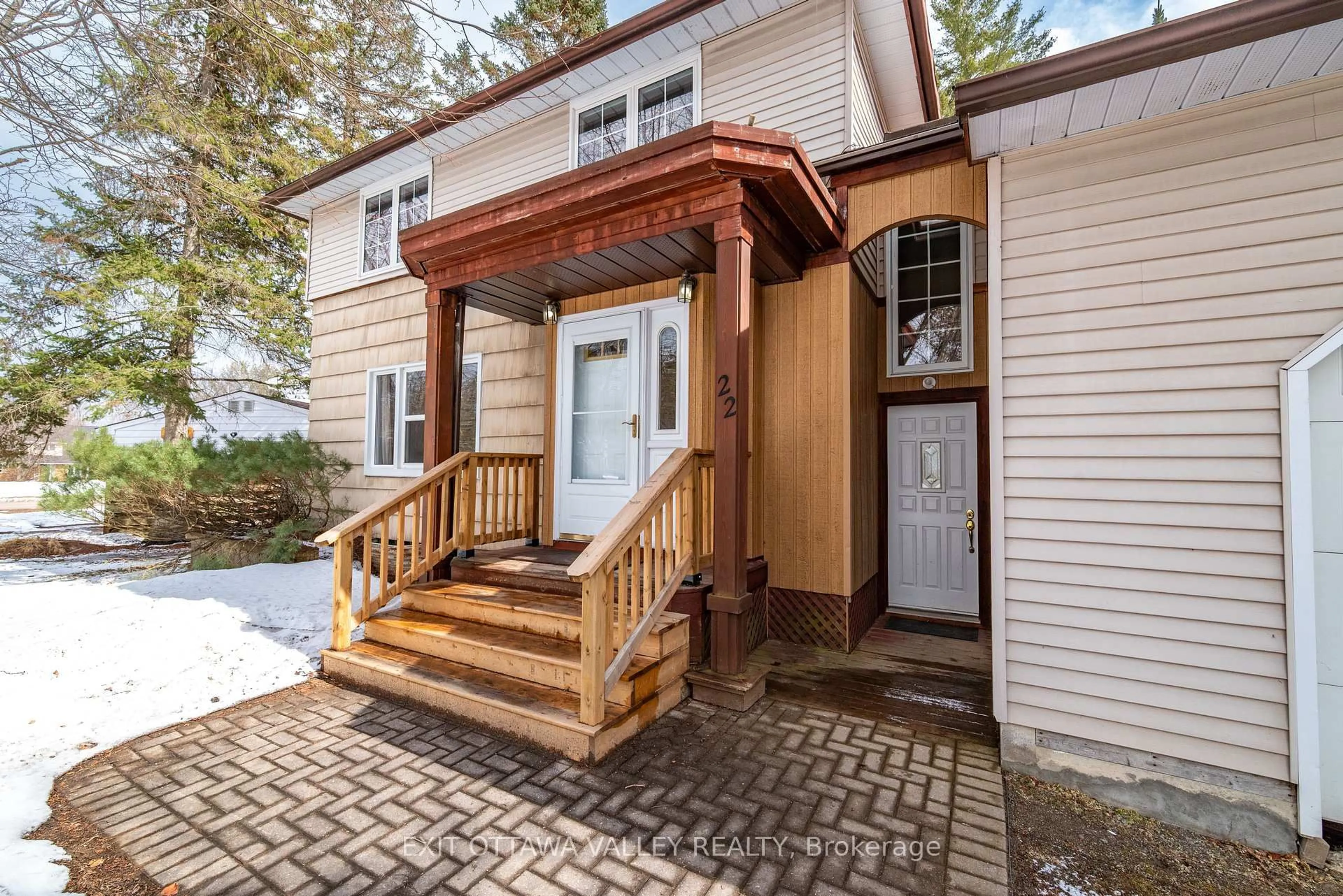 Unknown for 22 Cabot Pl, Deep River Ontario K0J 1P0