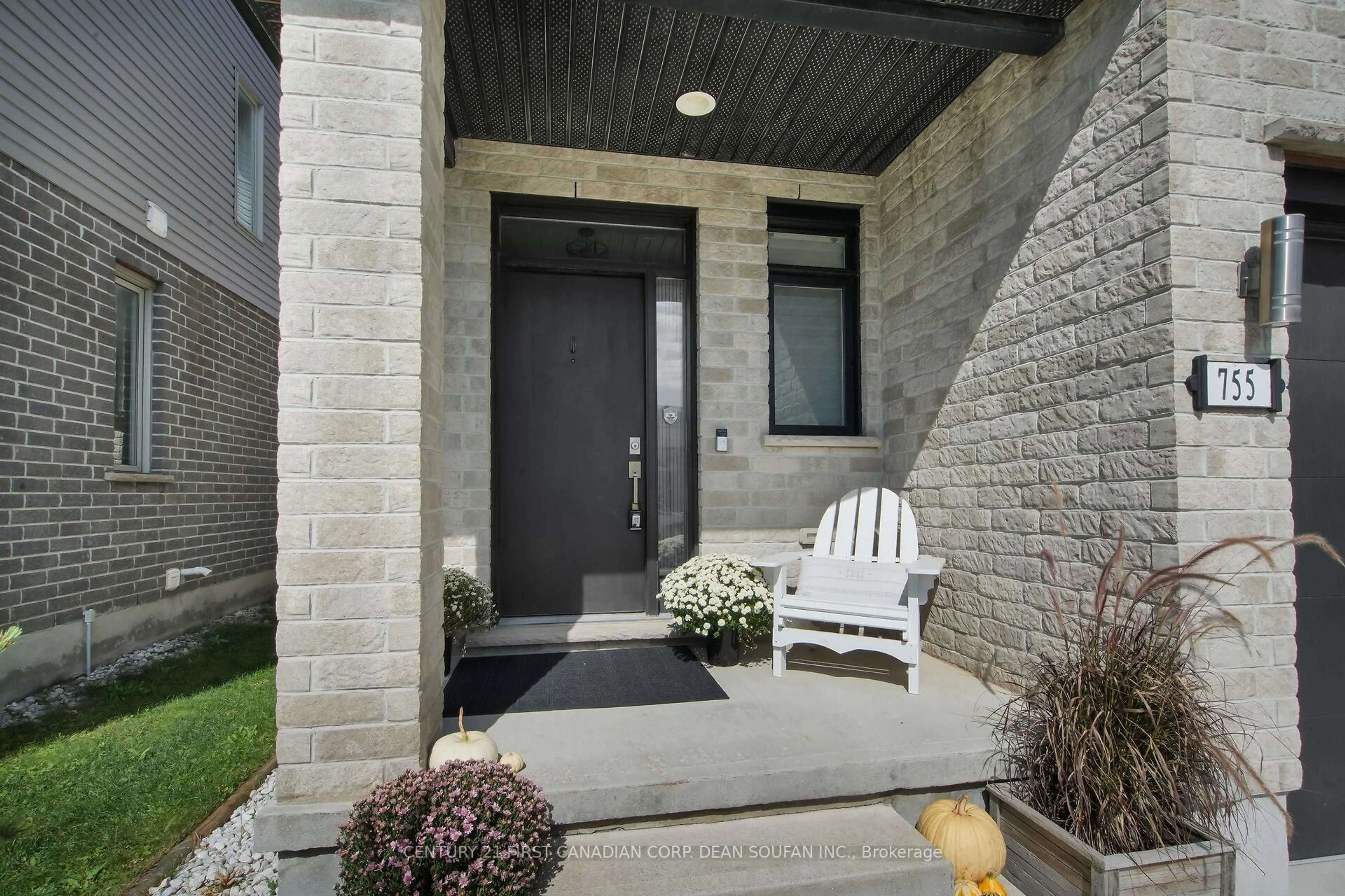 Indoor entryway for 755 Freeport St, London North Ontario N6G 0R4