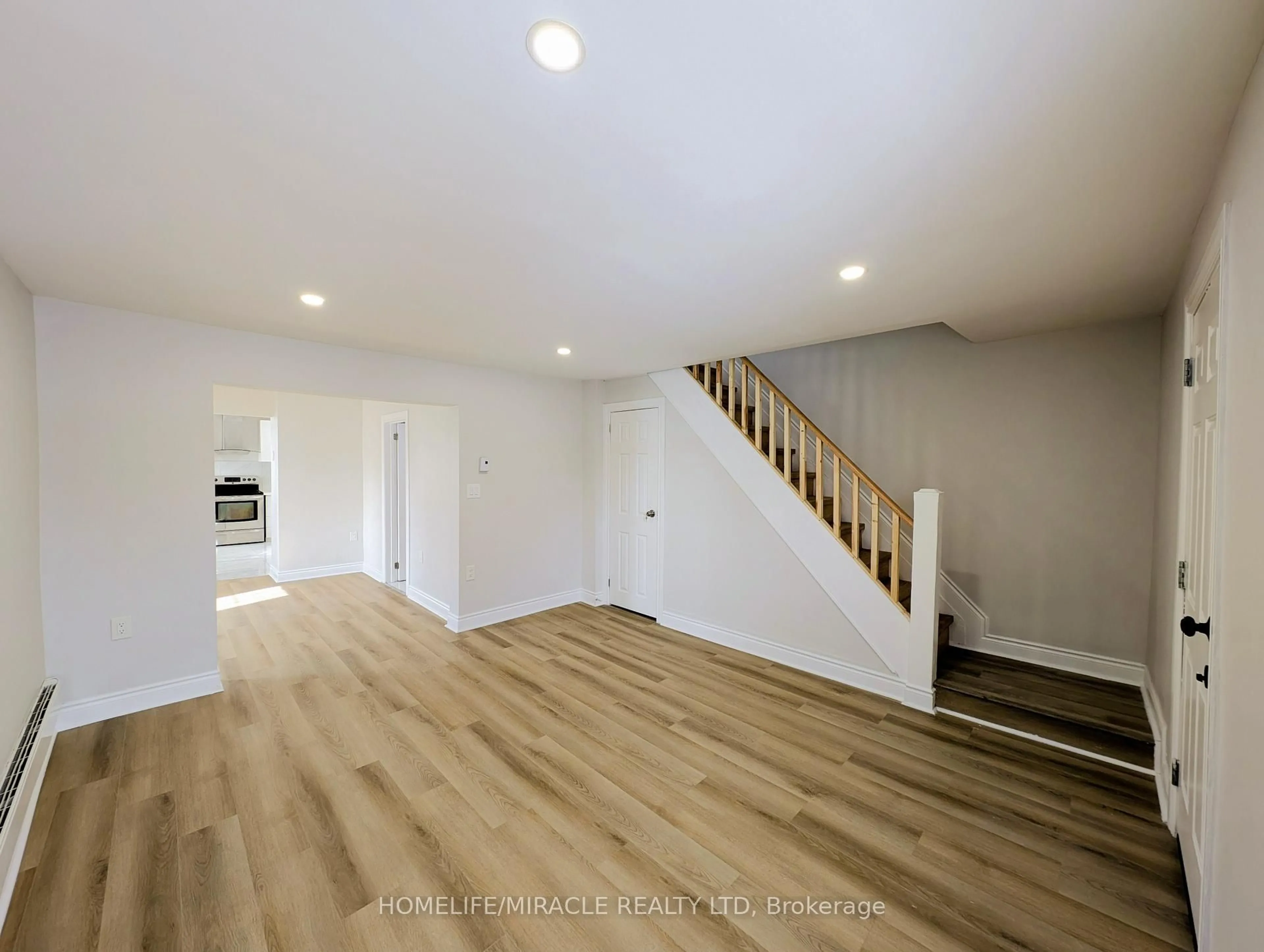 A pic of a room for 137 Proctor St, Sarnia Ontario N7T 3G1