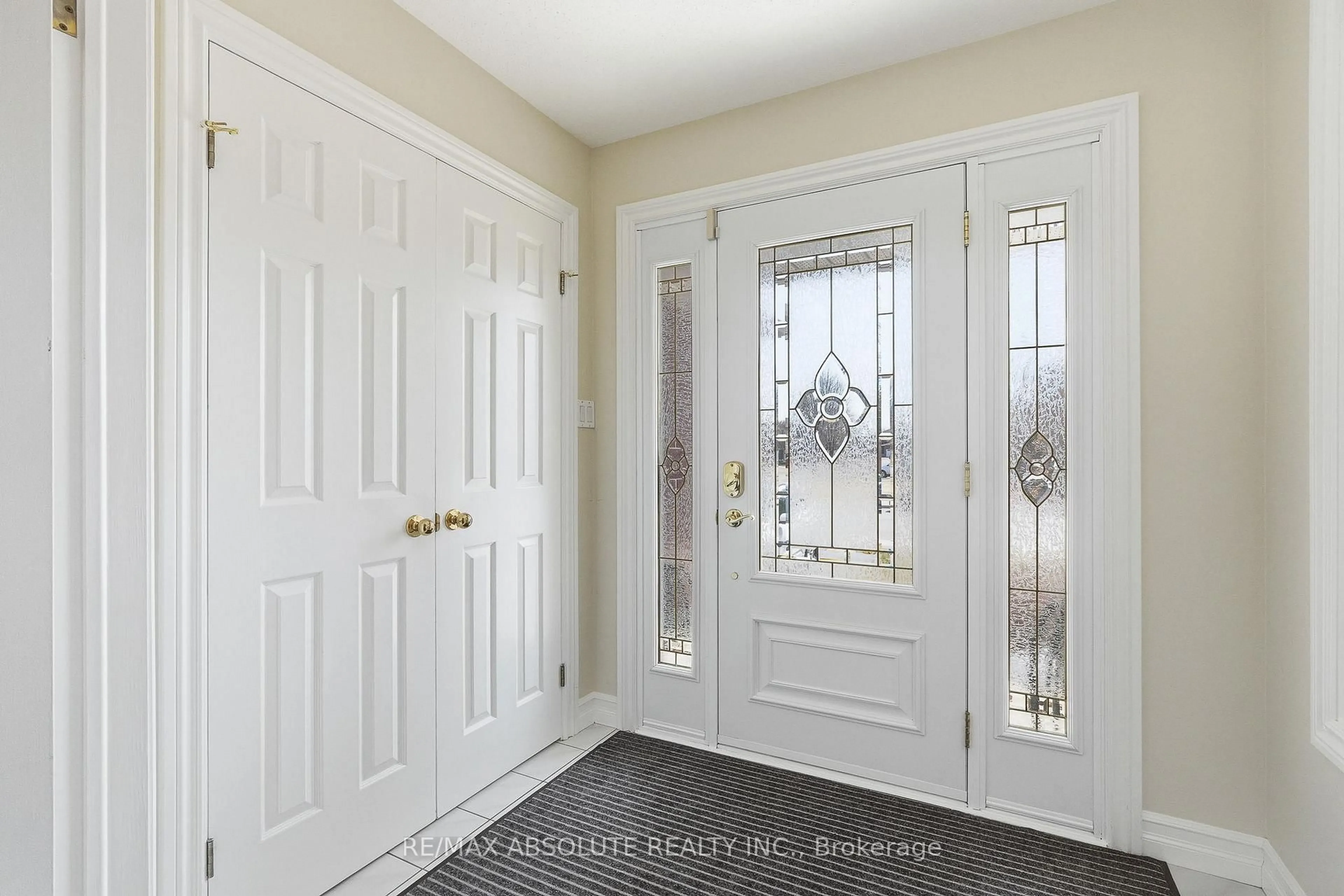 Indoor entryway for 759 Montcrest Dr, Ottawa Ontario K4A 2N1