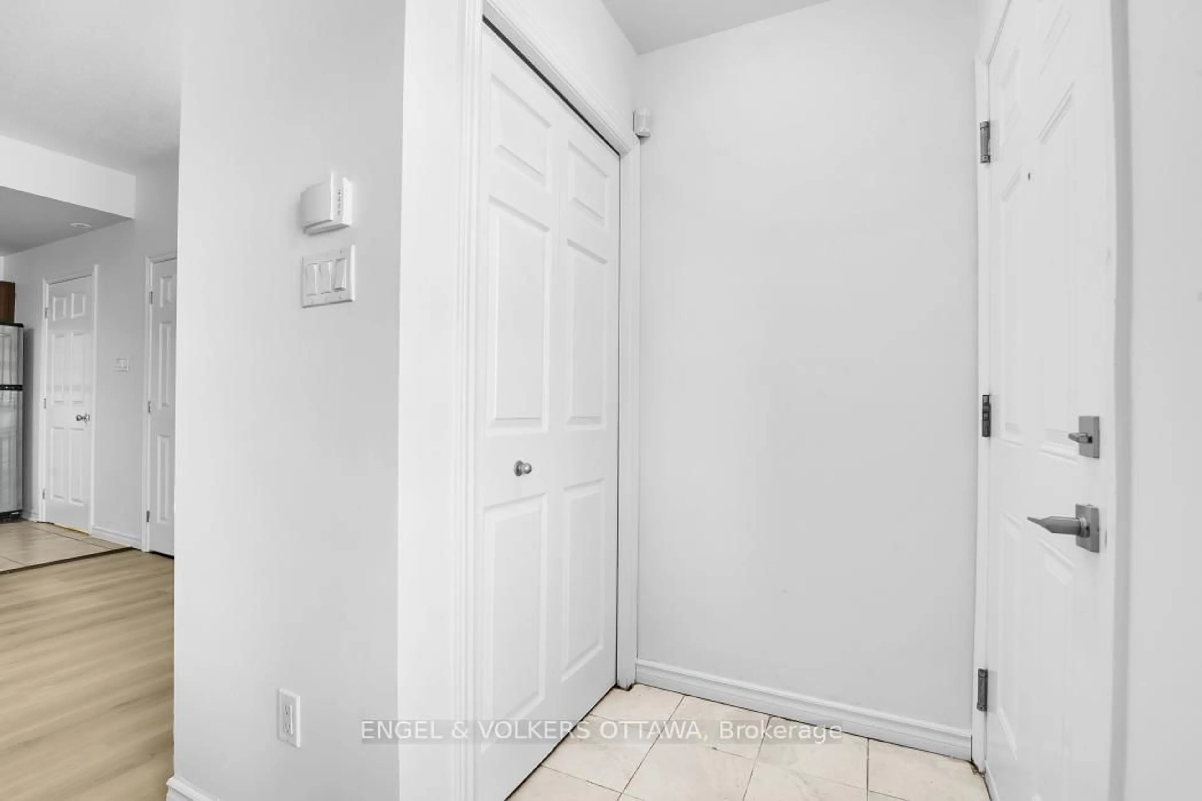 Unknown for 165 Waterbridge Dr #5, Ottawa Ontario K2G 7G3