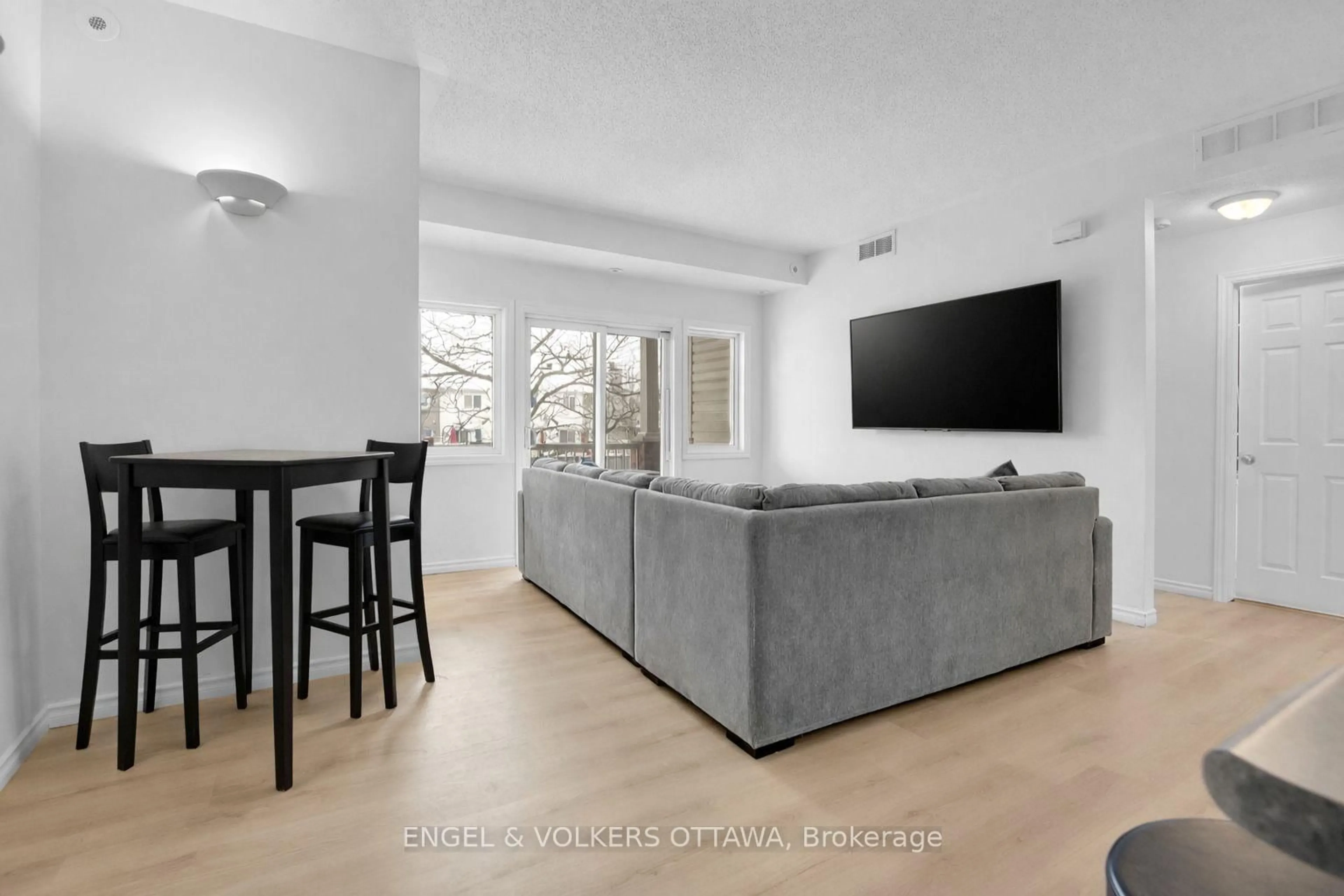 Unknown for 165 Waterbridge Dr #5, Ottawa Ontario K2G 7G3