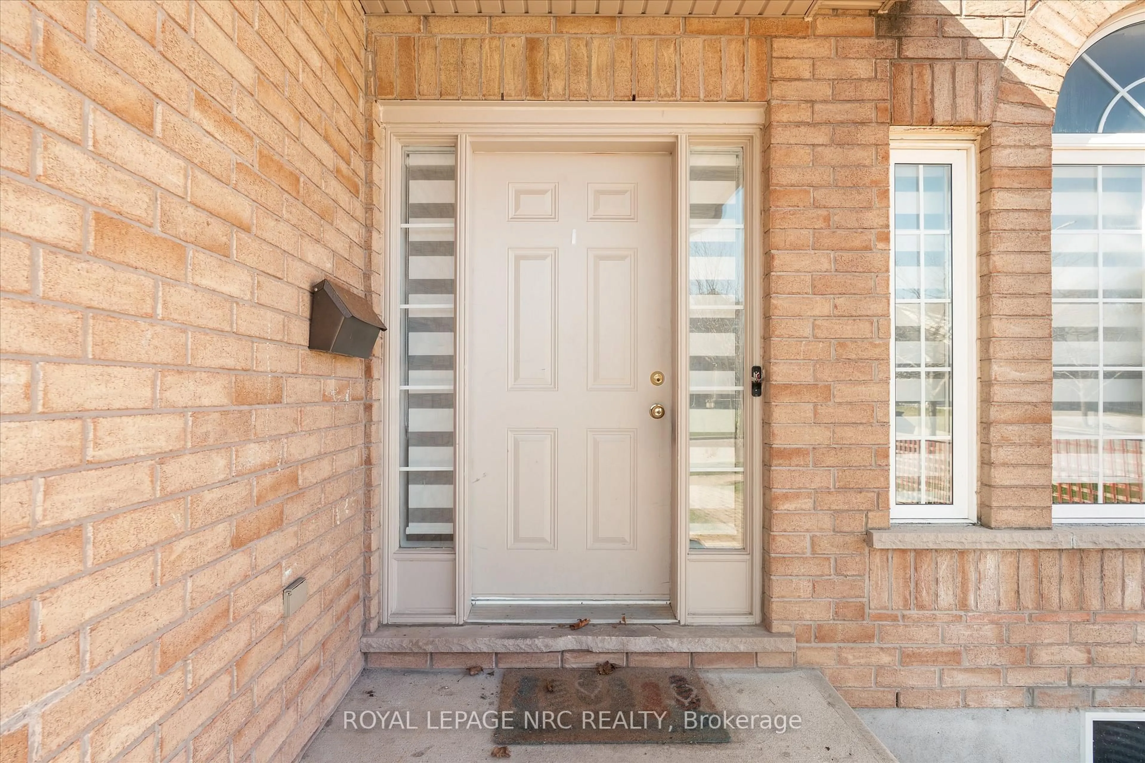 Unknown for 8 Silver Maple Rd, Thorold Ontario L2V 5G5