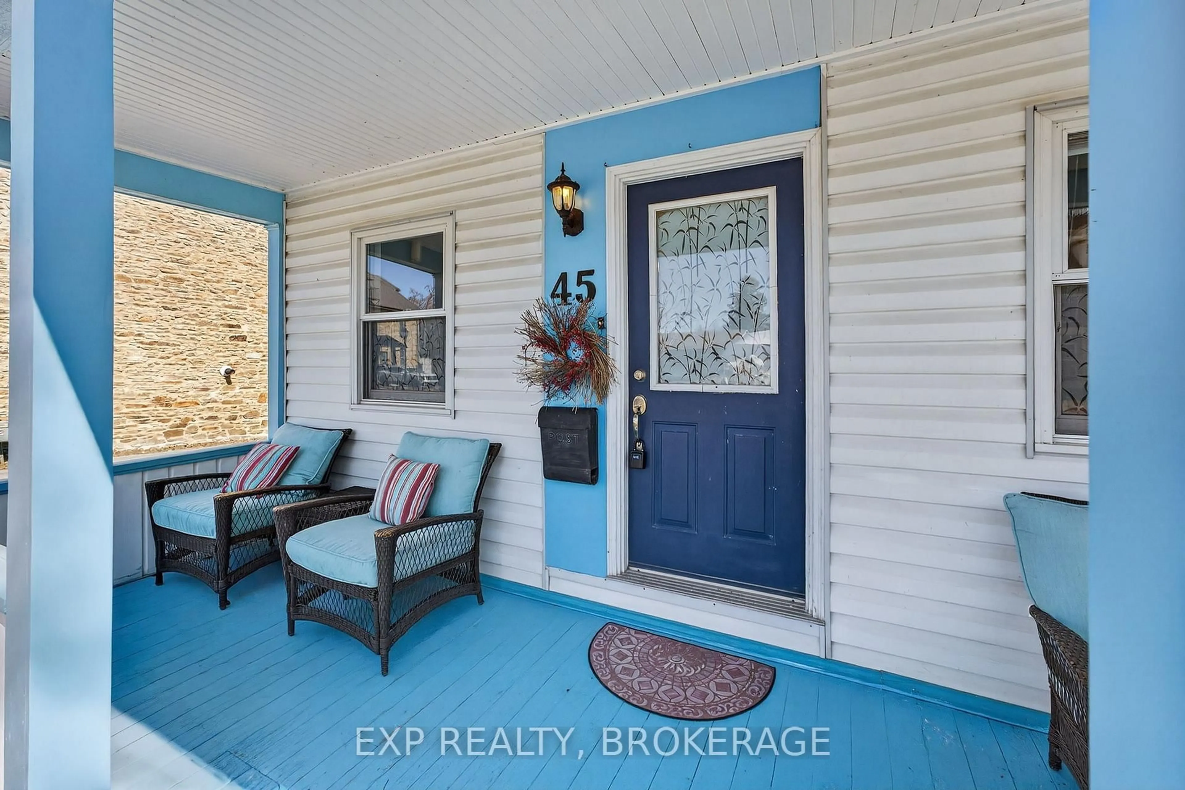 Indoor entryway for 45 Main St, Gananoque Ontario K7G 2L8