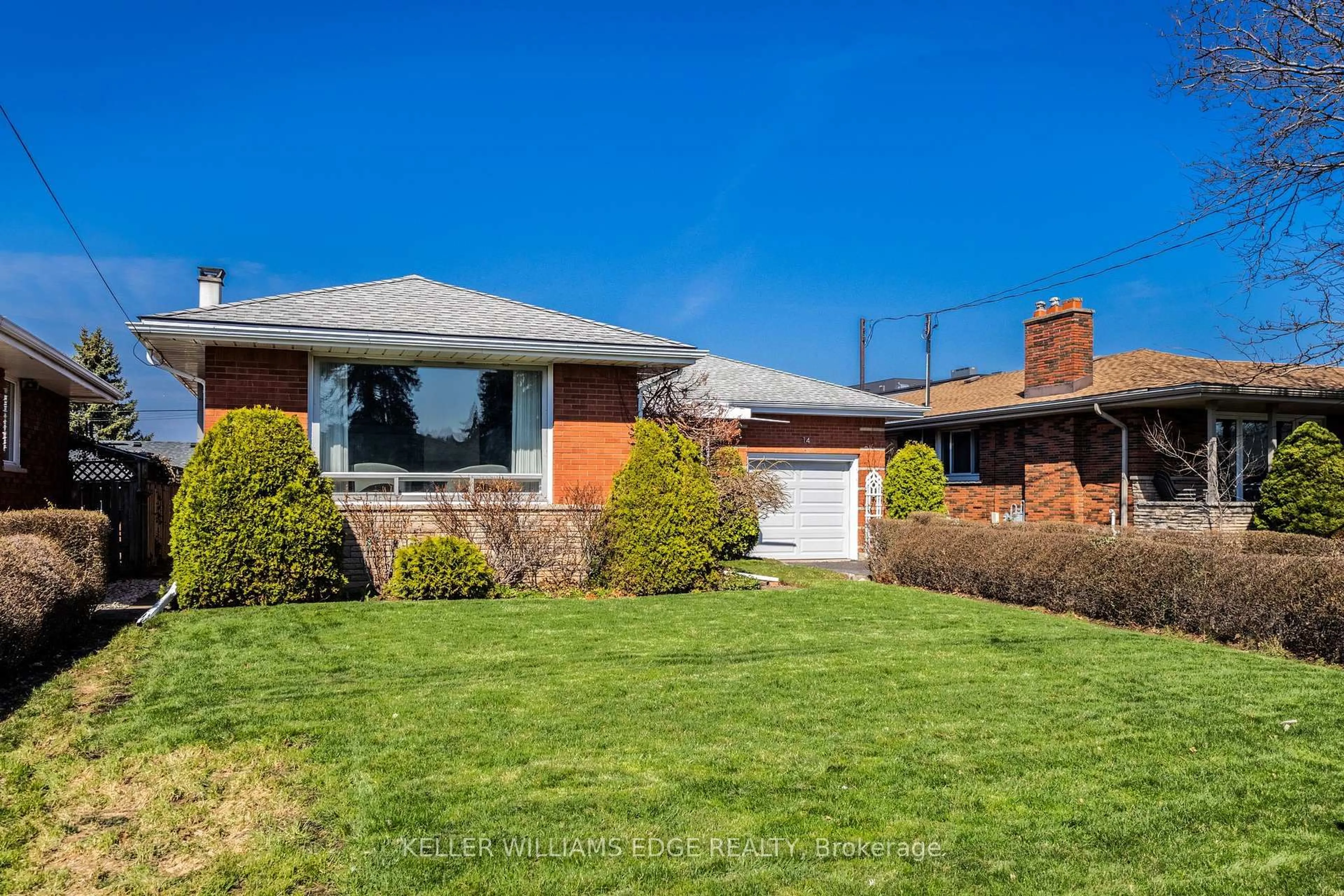 A pic from outside/outdoor area/front of a property/back of a property/a pic from drone, street for 14 Pleasant Ave, Hamilton Ontario L8G 2L2