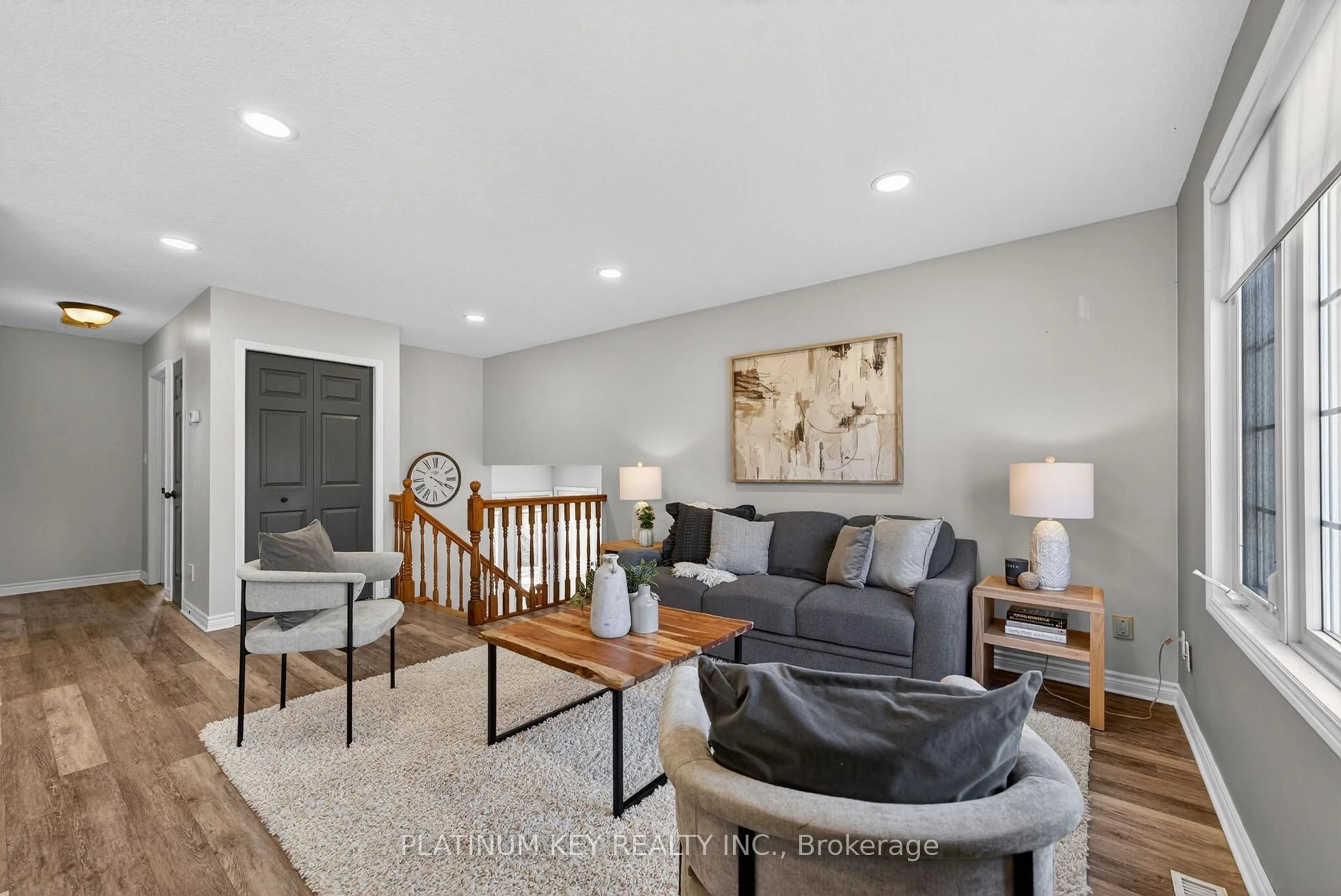 Living room with furniture, unknown for 229 Southfield Dr, Strathroy-Caradoc Ontario N7G 3V3