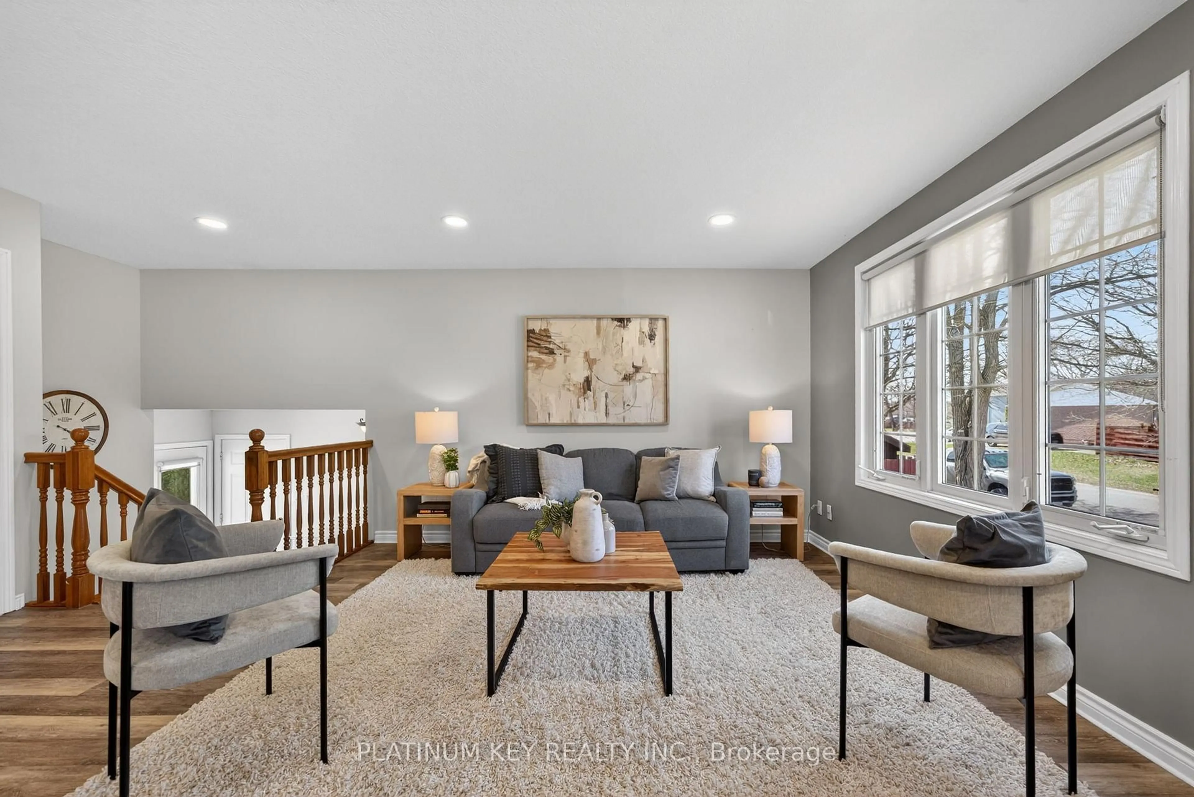 Living room with furniture, unknown for 229 Southfield Dr, Strathroy-Caradoc Ontario N7G 3V3