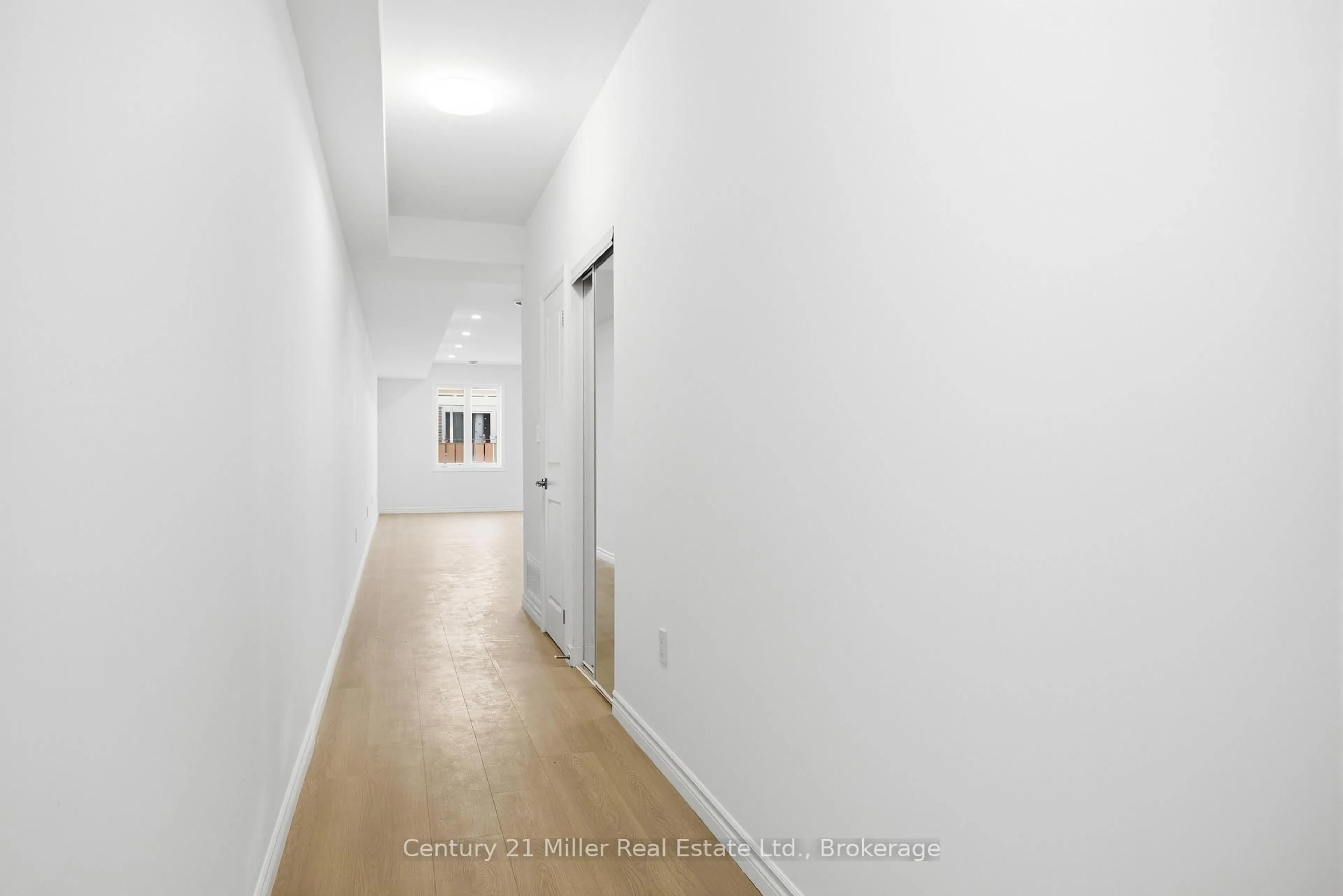 A pic of a room for 2 Slessor Blvd #12, Grimsby Ontario L3M 5J4