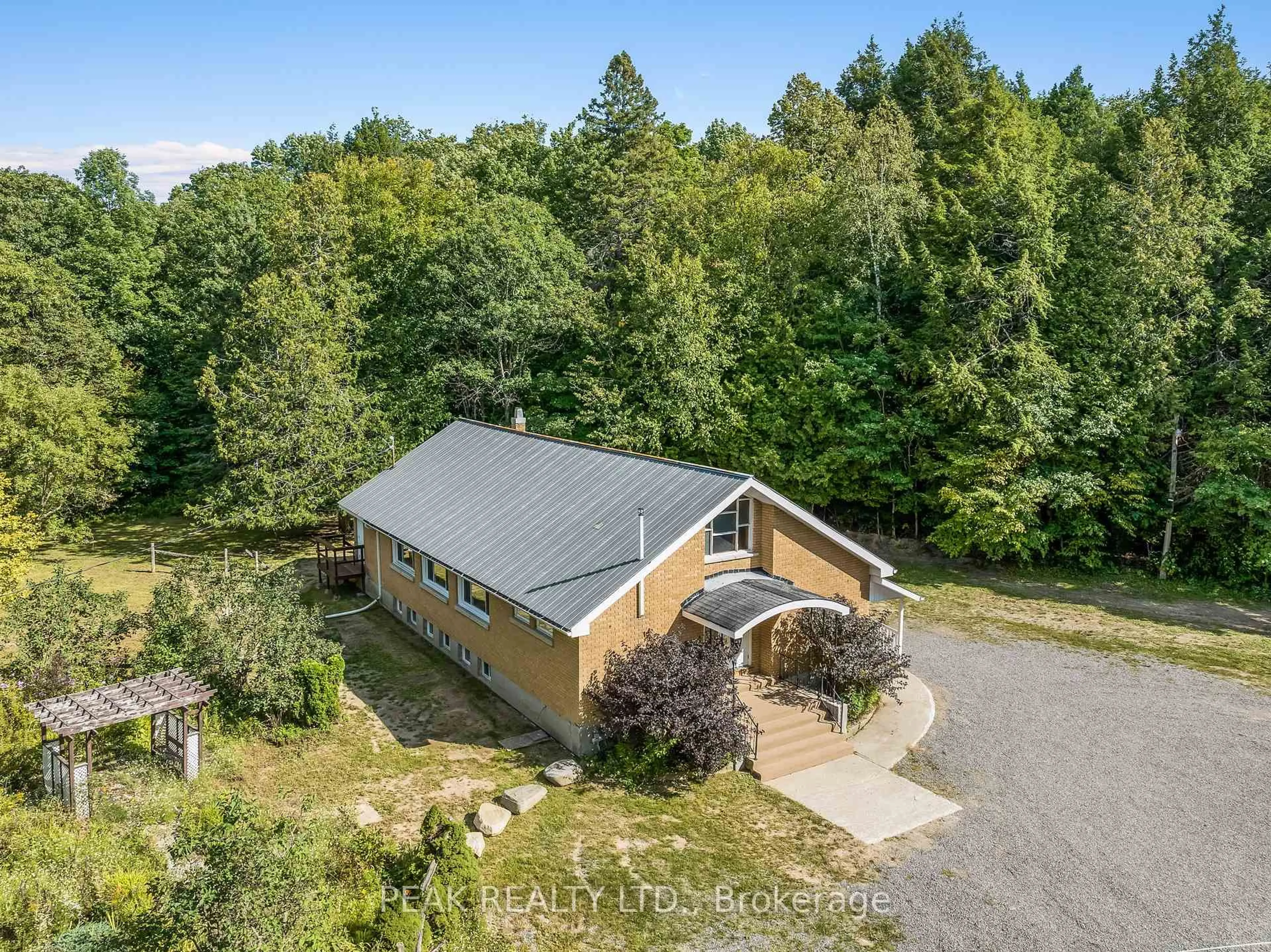 A pic from outside/outdoor area/front of a property/back of a property/a pic from drone, mountain view for 1812 Frontenac Rd, Griffith Ontario K0J 2R0