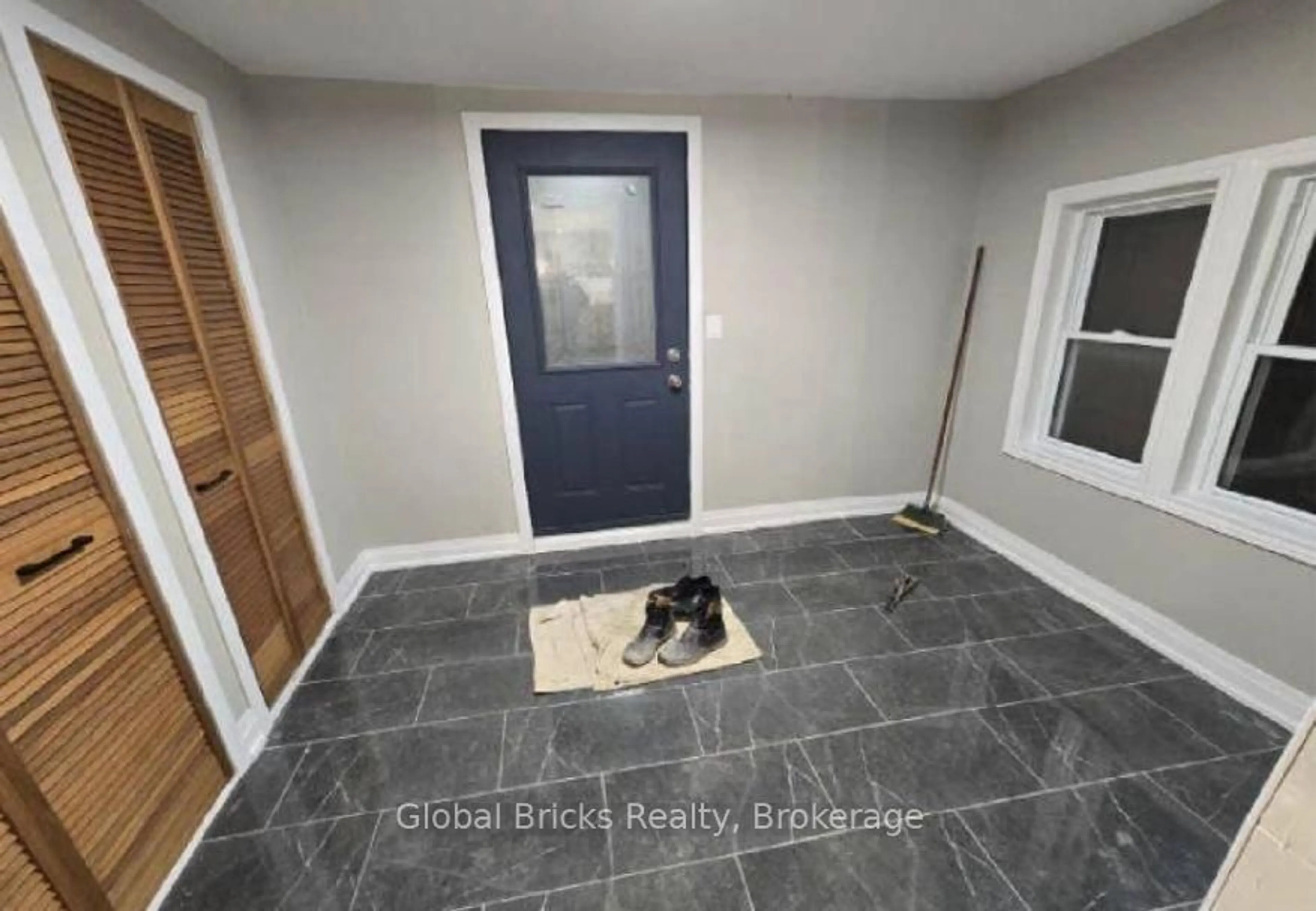 Indoor entryway for 53 Lane Cres, Belleville Ontario K8N 4Z4