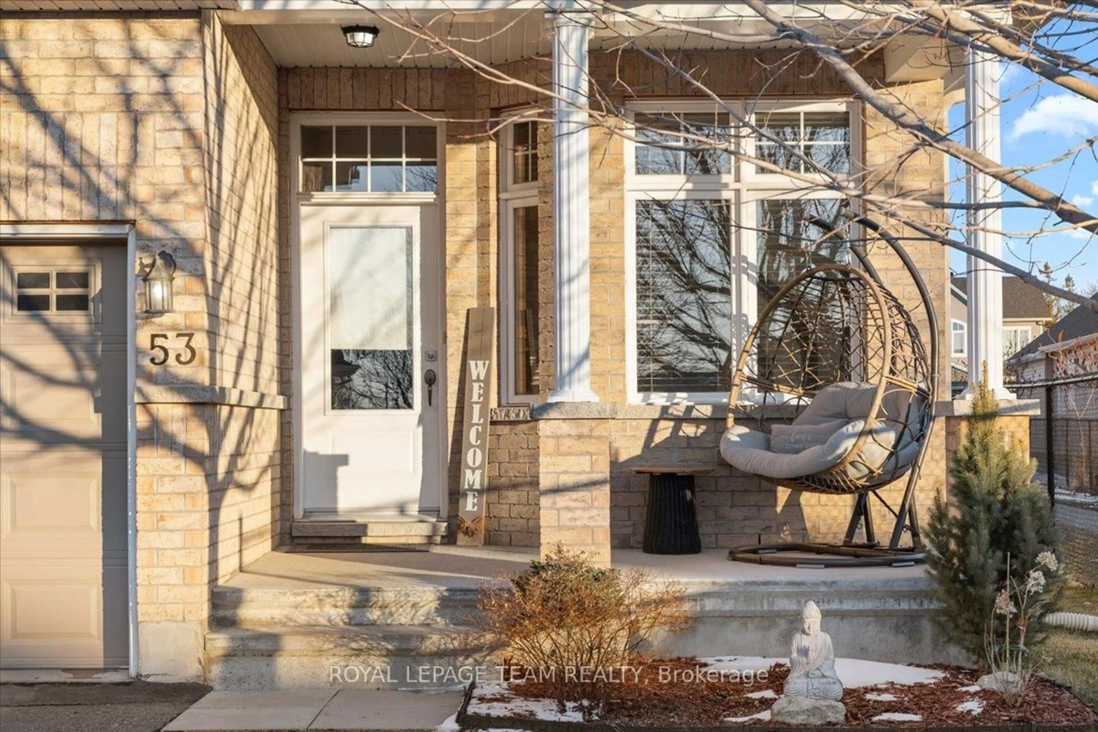 Indoor entryway for 53 Desmond Trudeau Dr, Arnprior Ontario K7S 3G9