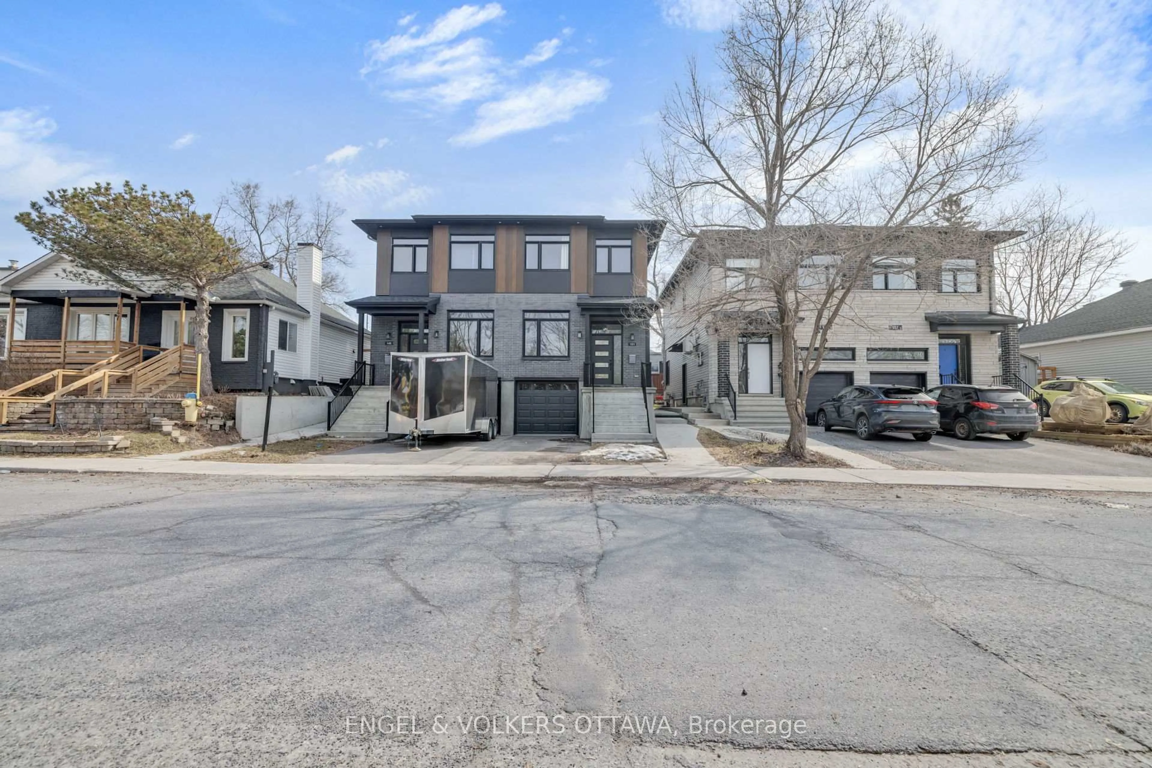 A pic from outside/outdoor area/front of a property/back of a property/a pic from drone, street for 151 Longpré St, Ottawa Ontario K1L 7J5
