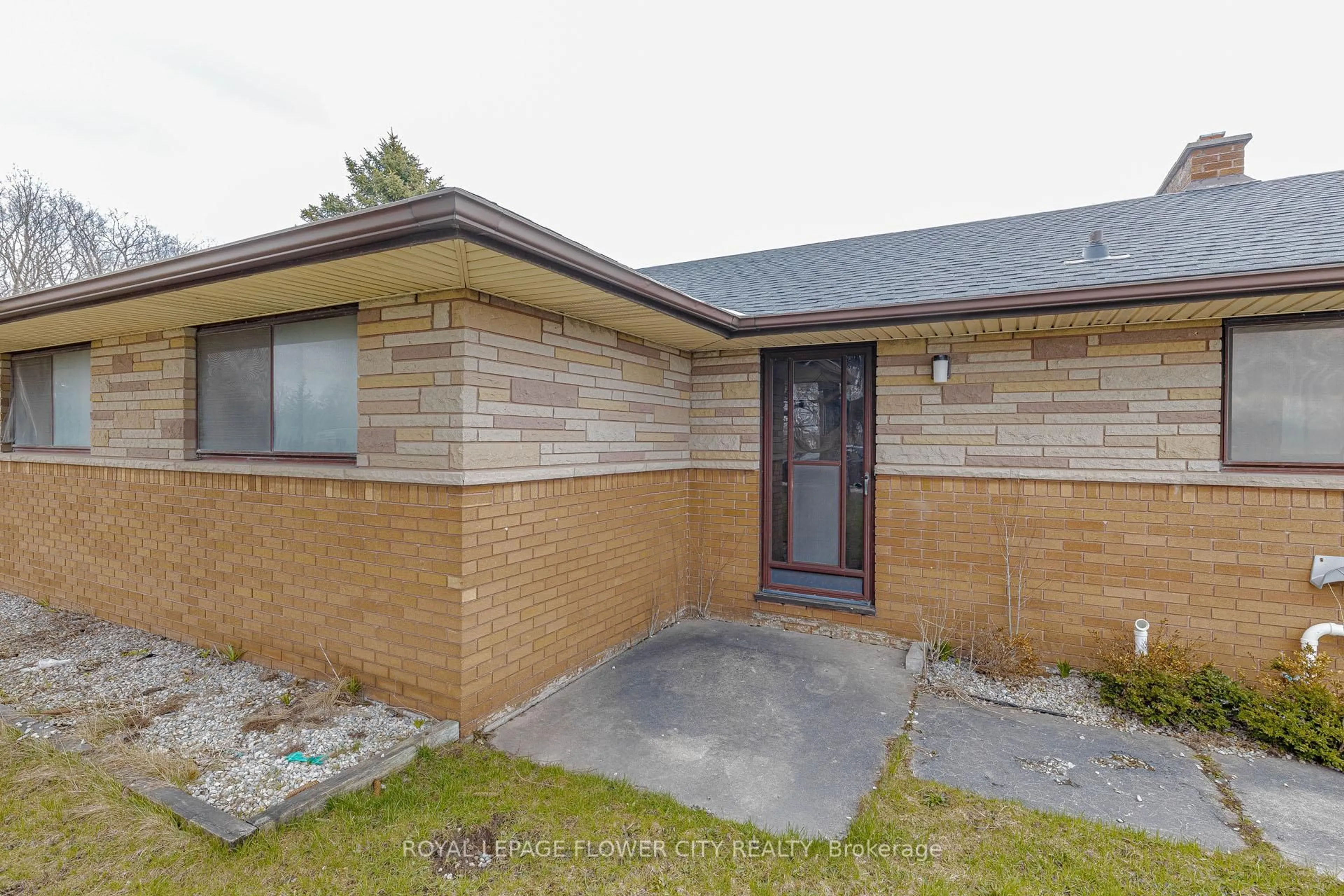 Home with brick exterior material, street for 1421 Fanshawe Park Rd, London North Ontario N5X 4A3