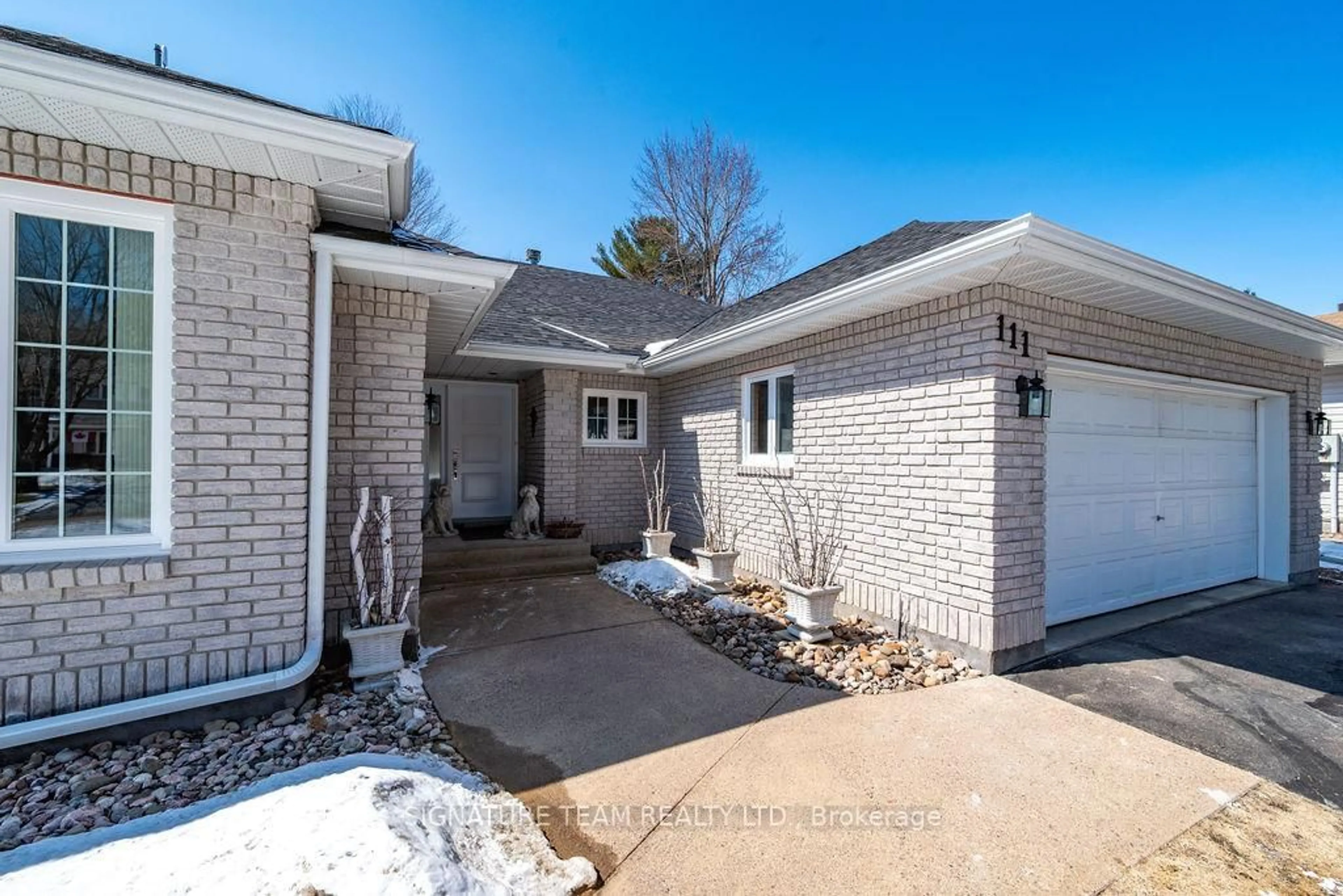 Home with brick exterior material, street for 111 Thomas St, Deep River Ontario K0J 1P0