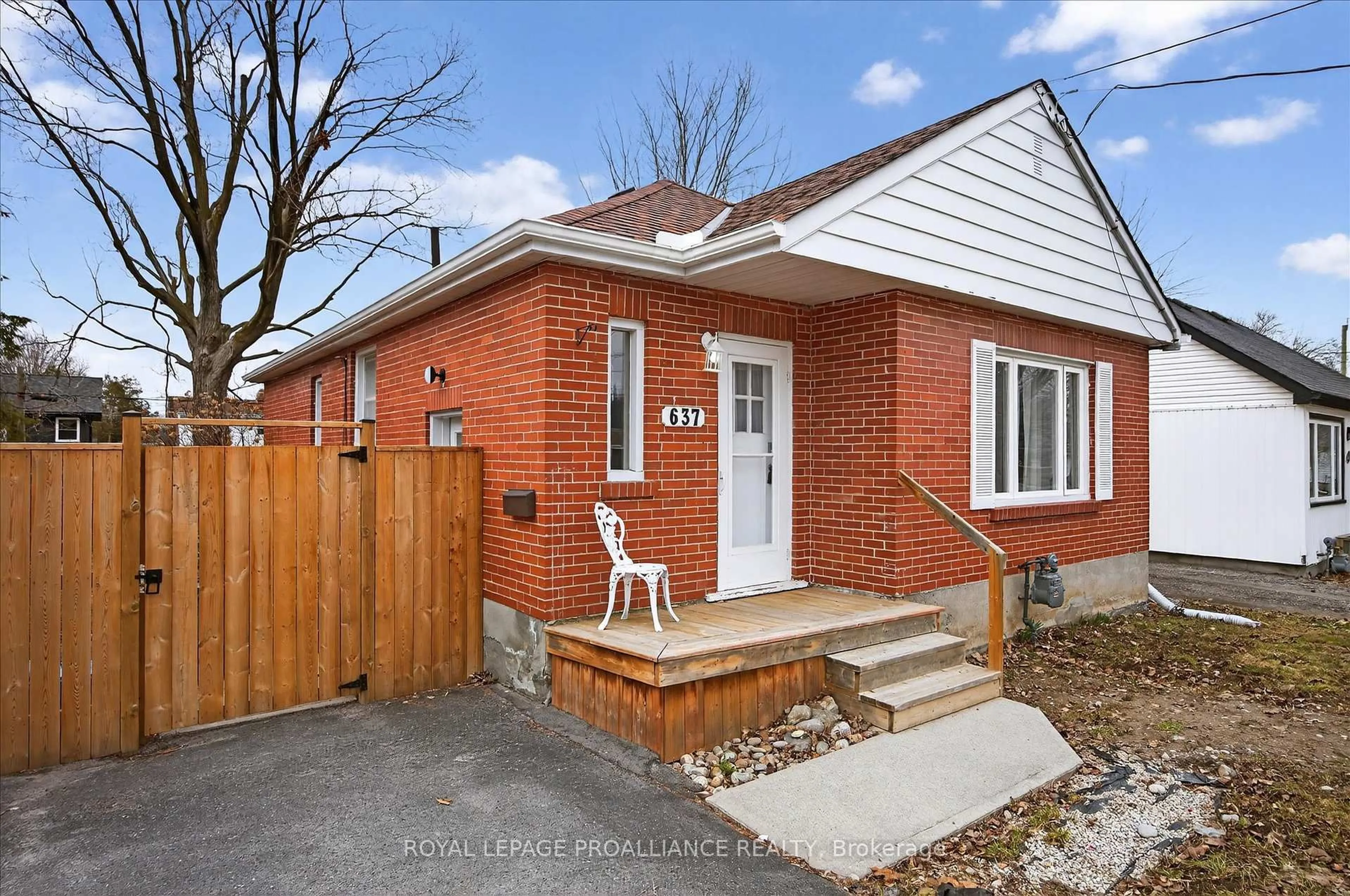 Home with brick exterior material, street for 637 Beverly St, Peterborough Ontario K9H 2B4