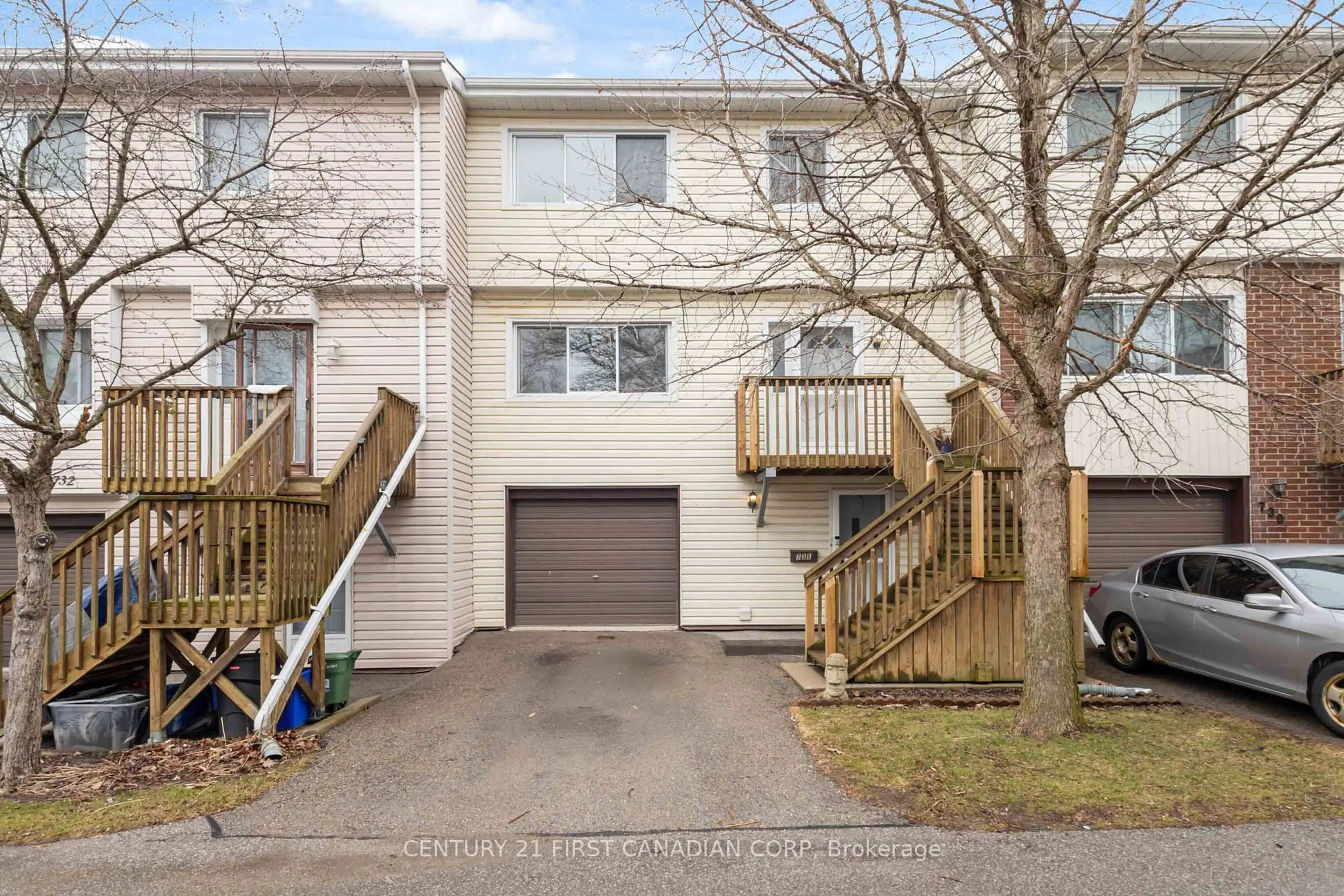 A pic from outside/outdoor area/front of a property/back of a property/a pic from drone, street for 731 Wilkins St, London South Ontario N6C 4Z9