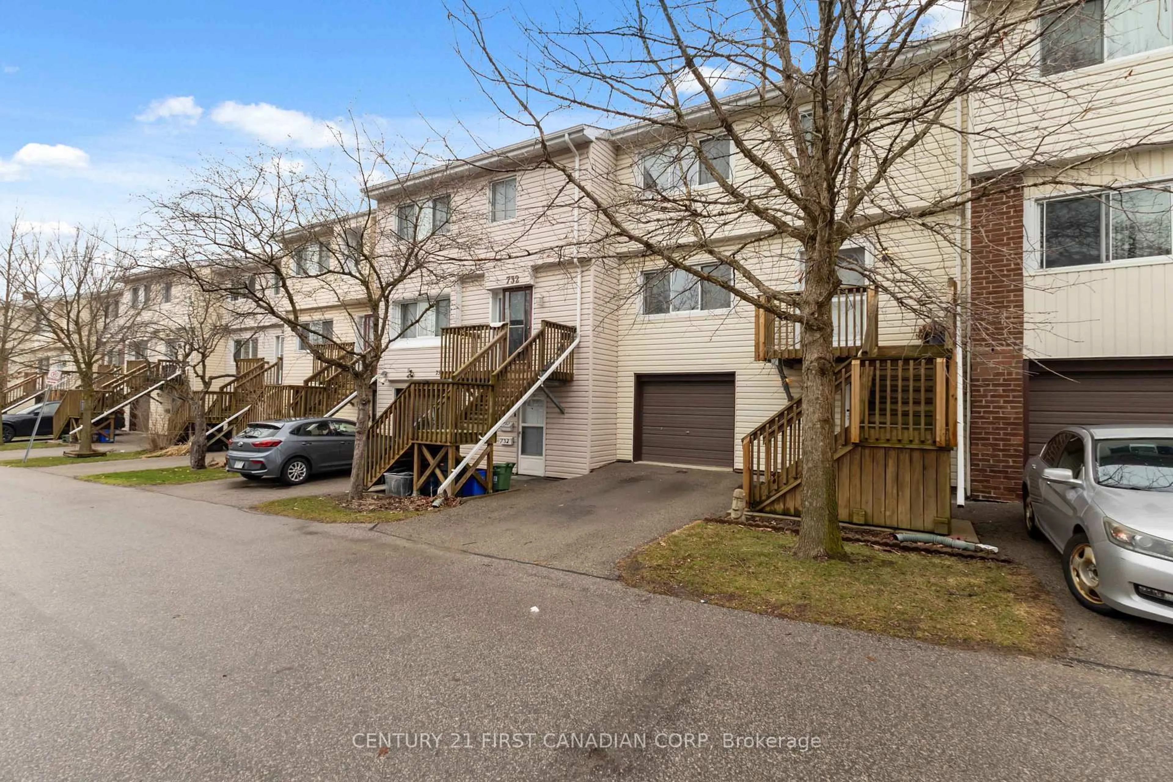 A pic from outside/outdoor area/front of a property/back of a property/a pic from drone, street for 731 Wilkins St, London South Ontario N6C 4Z9