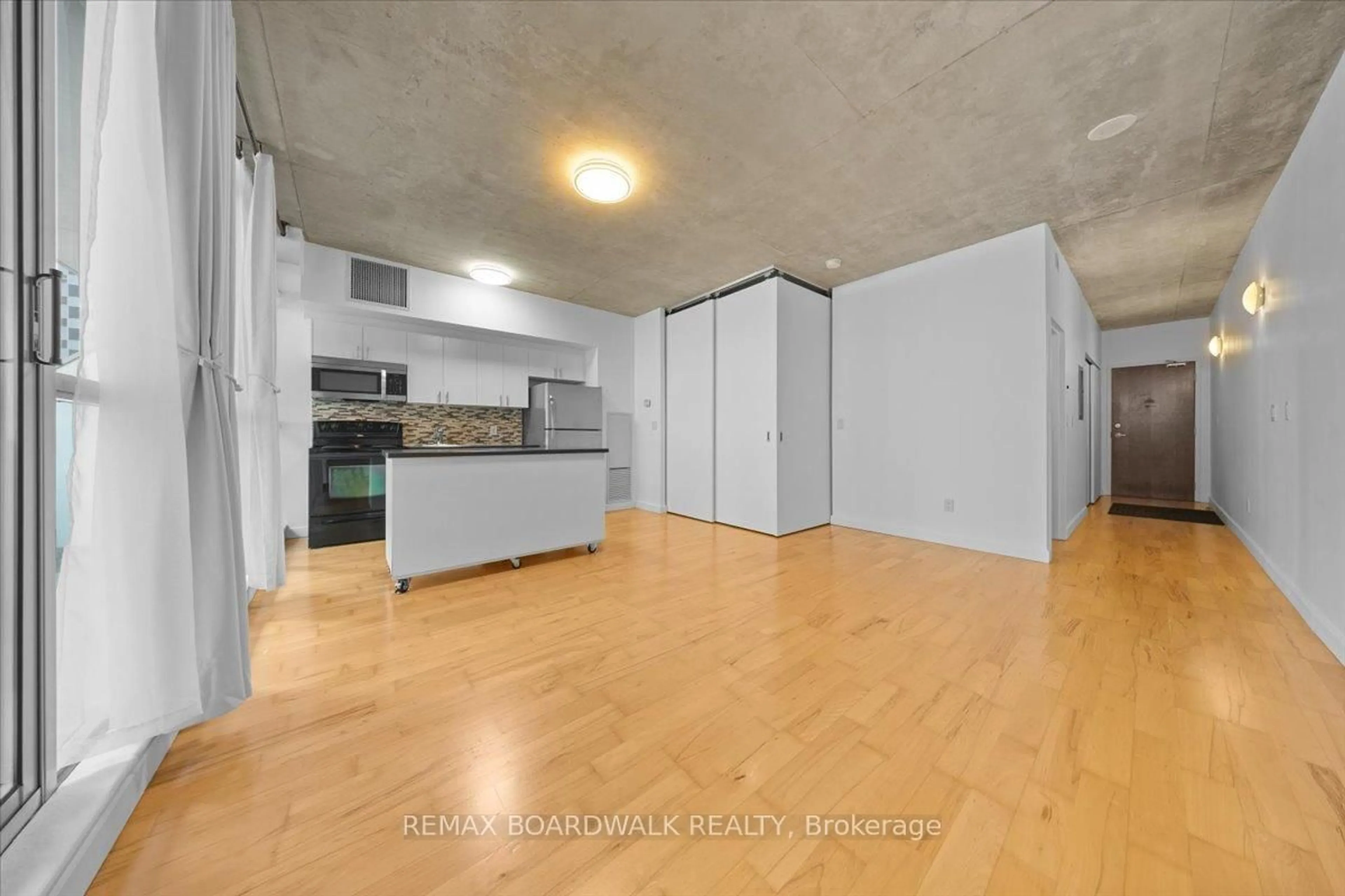 Unknown for 179 George St #201, Ottawa Ontario K1N 1J8