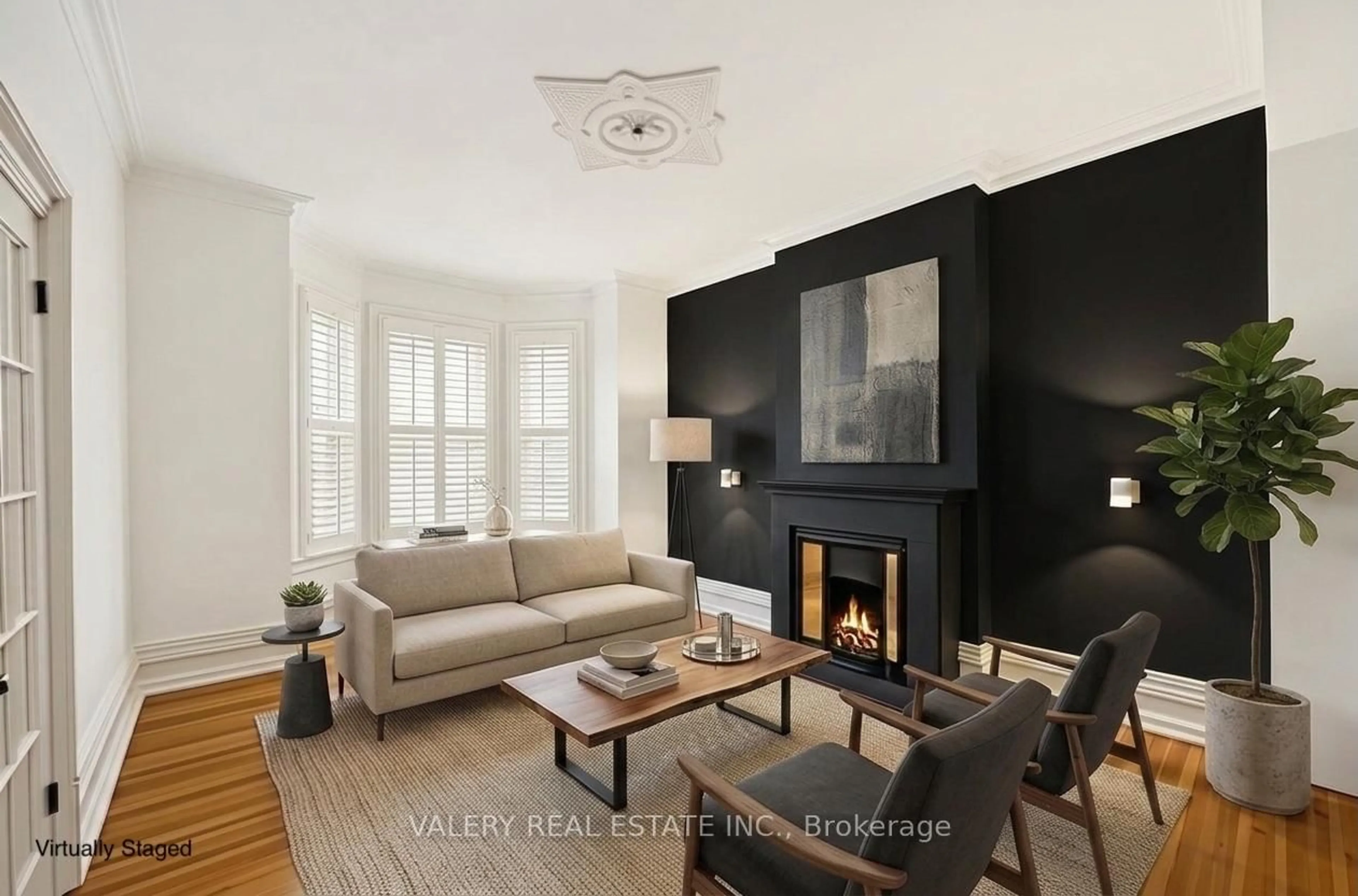 Living room with furniture, unknown for 306 John St, Hamilton Ontario L8L 4P9