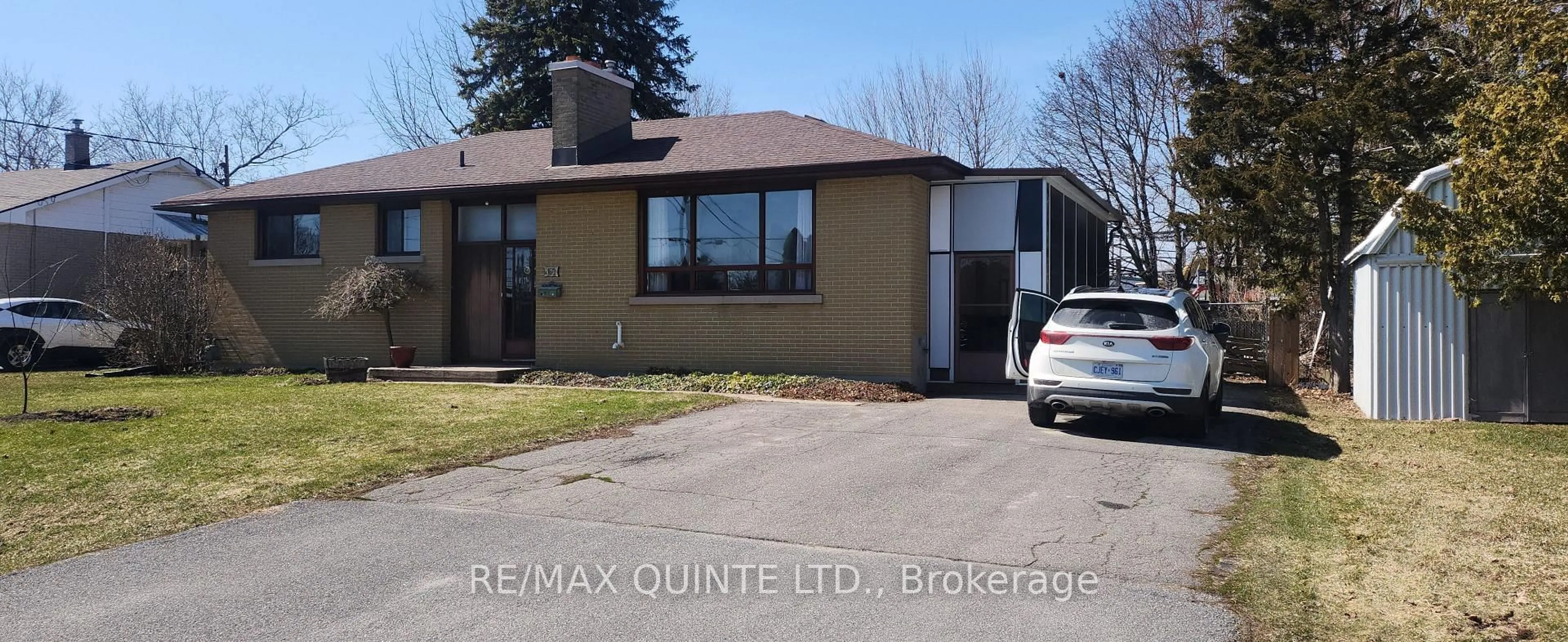 Home with brick exterior material, unknown for 12 Wedgewood Rd, Loyalist Ontario K7N 1C9