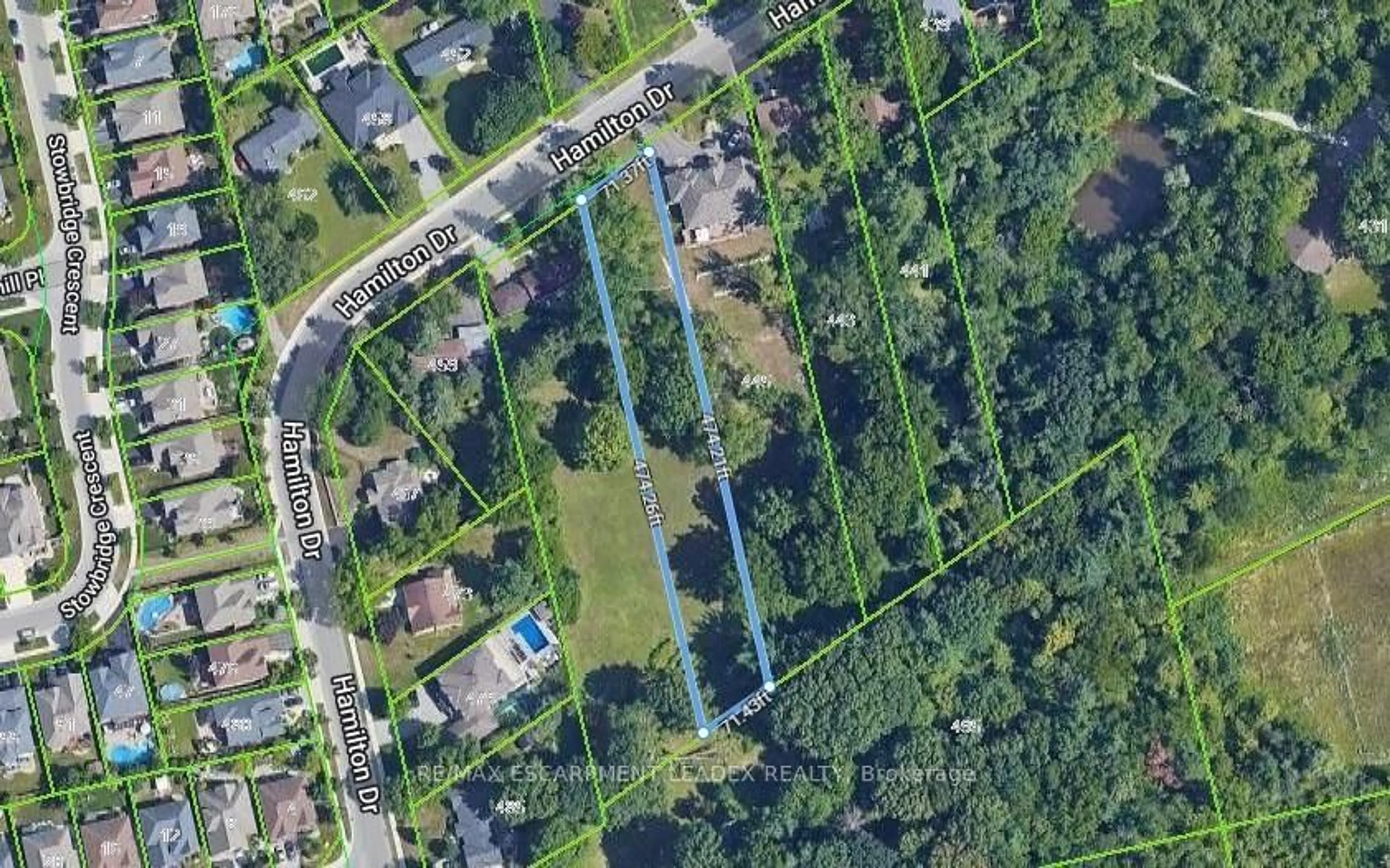 A pic from outside/outdoor area/front of a property/back of a property/a pic from drone, street for 449 HAMILTON Dr, Hamilton Ontario L9G 2A9