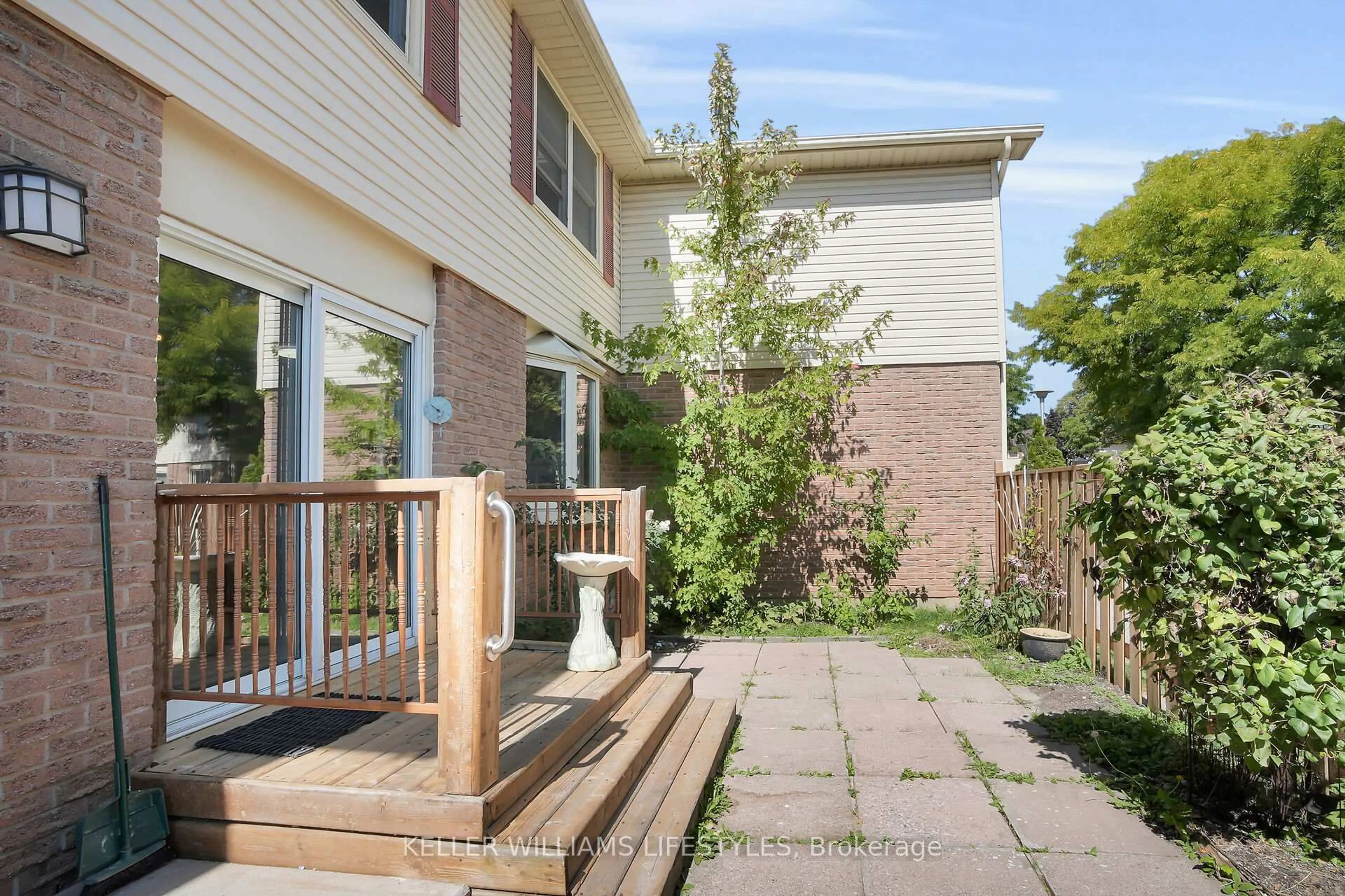 Unknown for 230 Clarke Rd #4, London East Ontario N5W 5P5