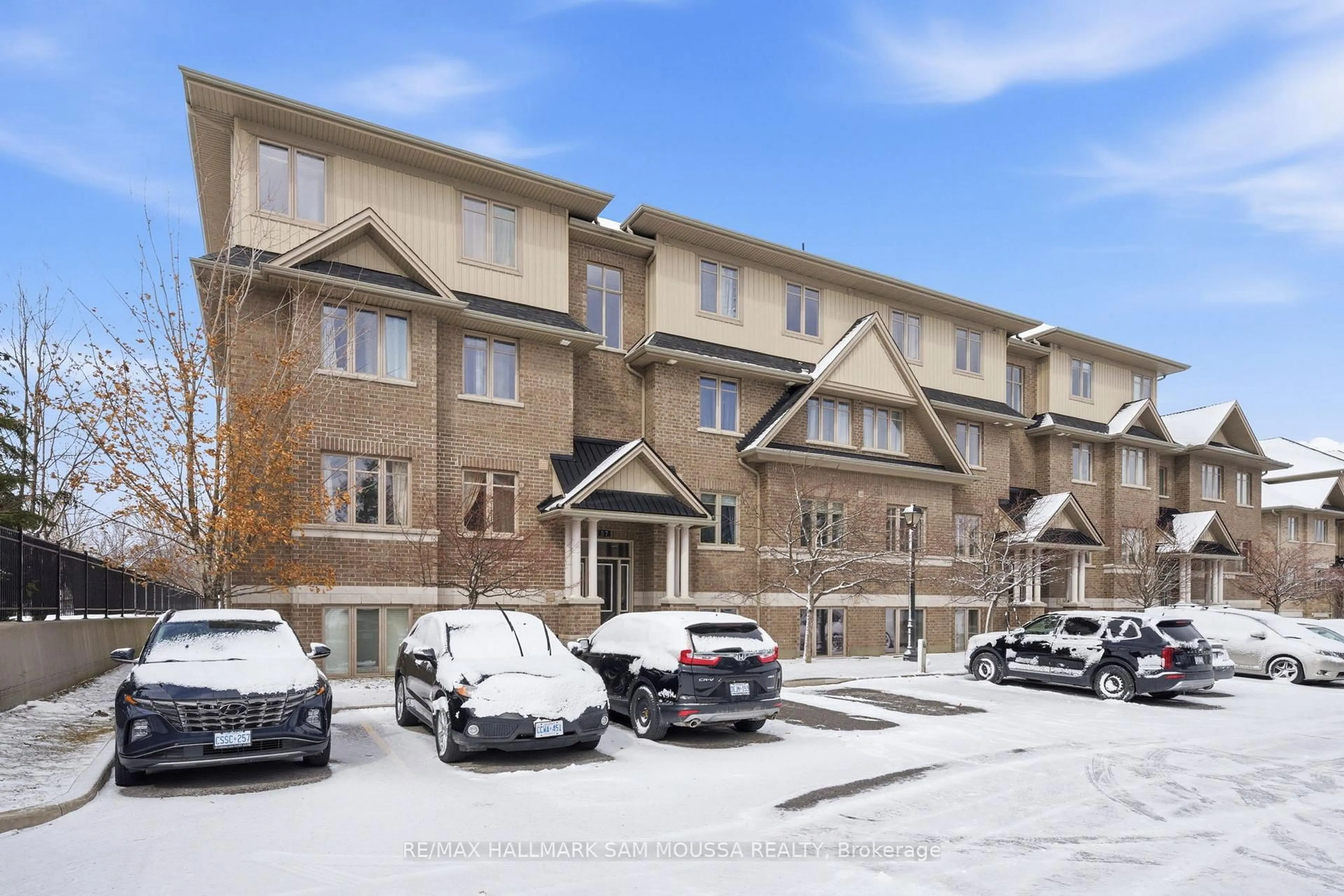 Indoor foyer for 57 Tayside Private #C, Ottawa Ontario K2J 2T3