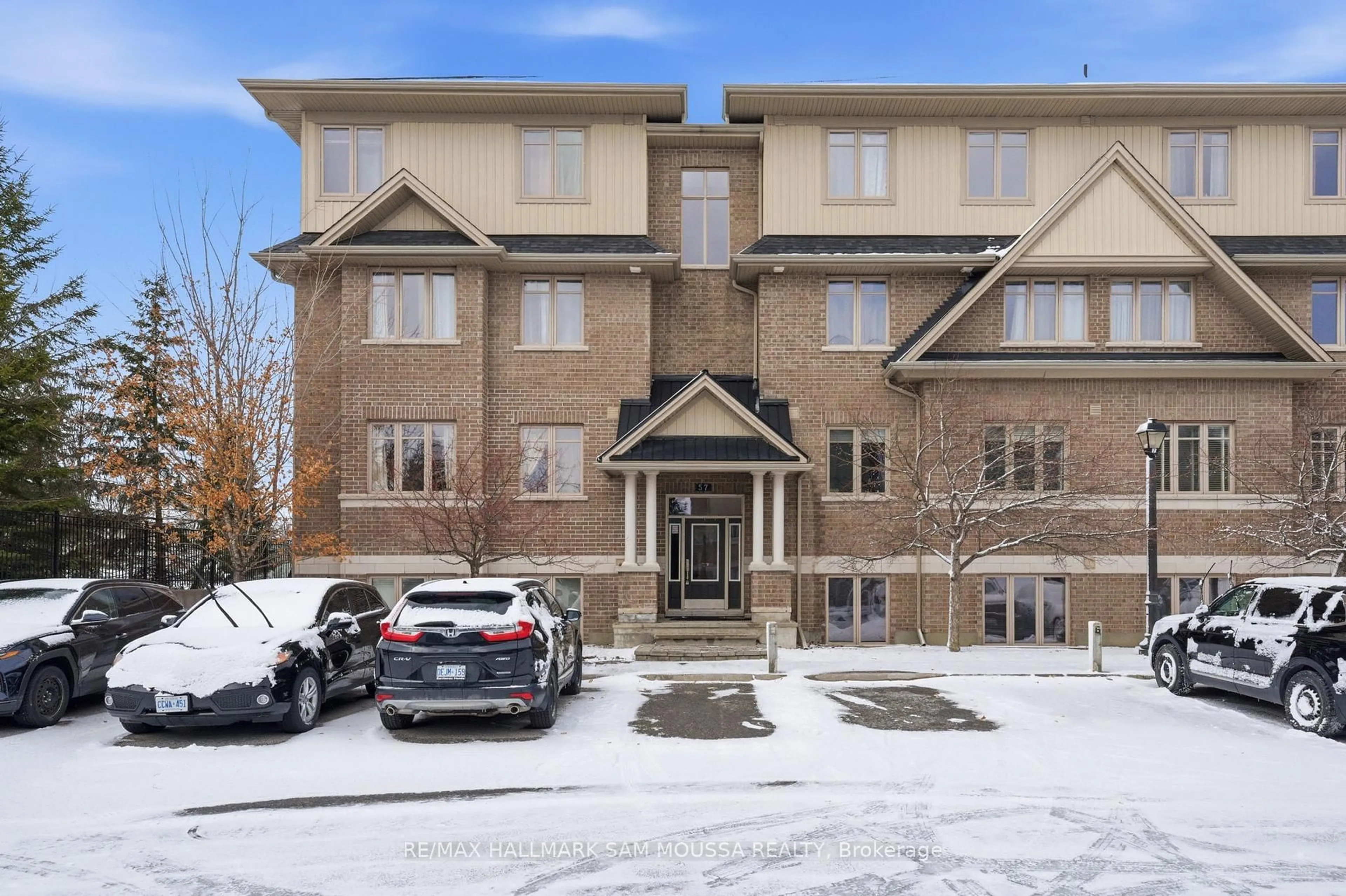 Indoor foyer for 57 Tayside Private #C, Ottawa Ontario K2J 2T3