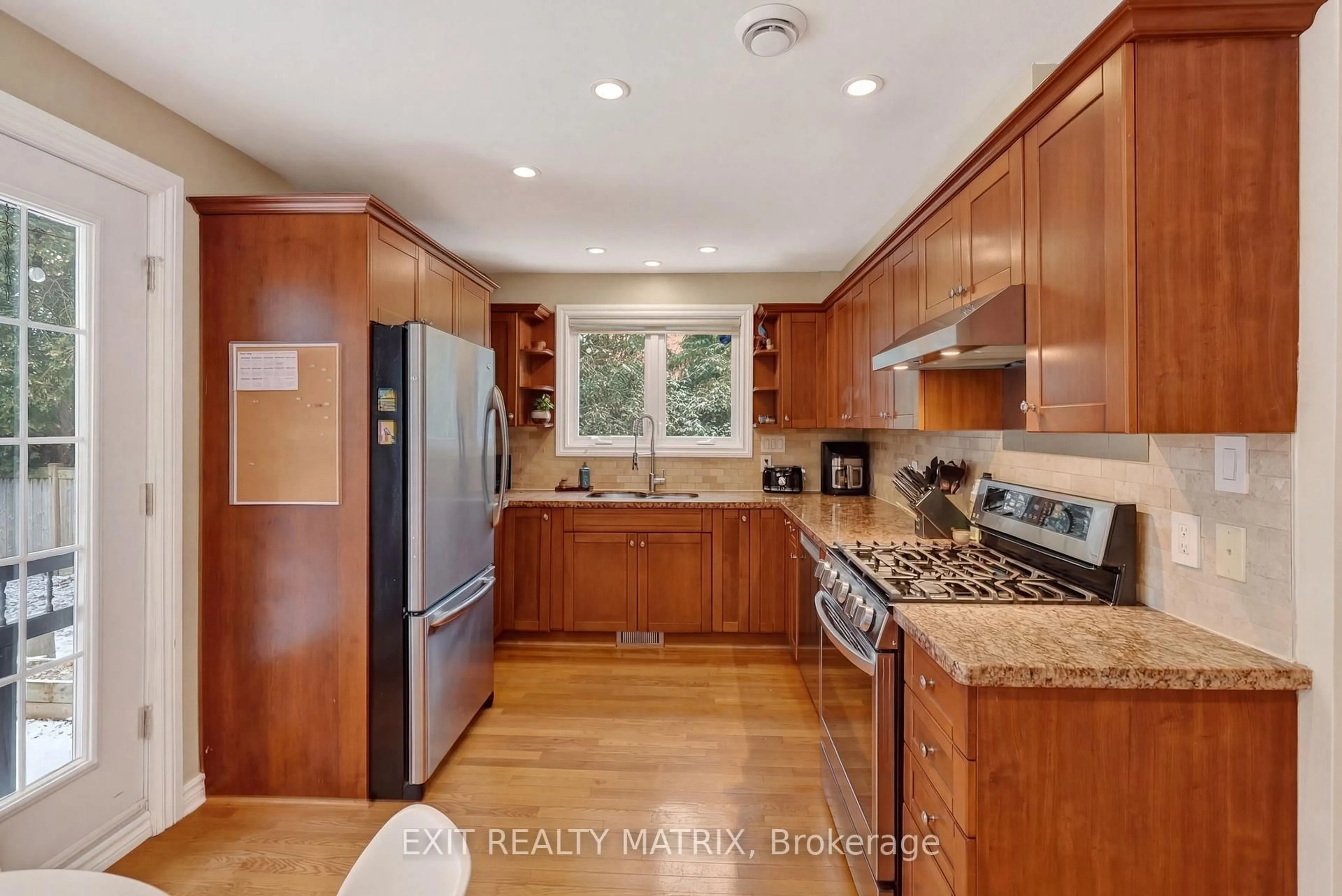 Unknown for 2586 Henley St, Ottawa Ontario K2B 7R3