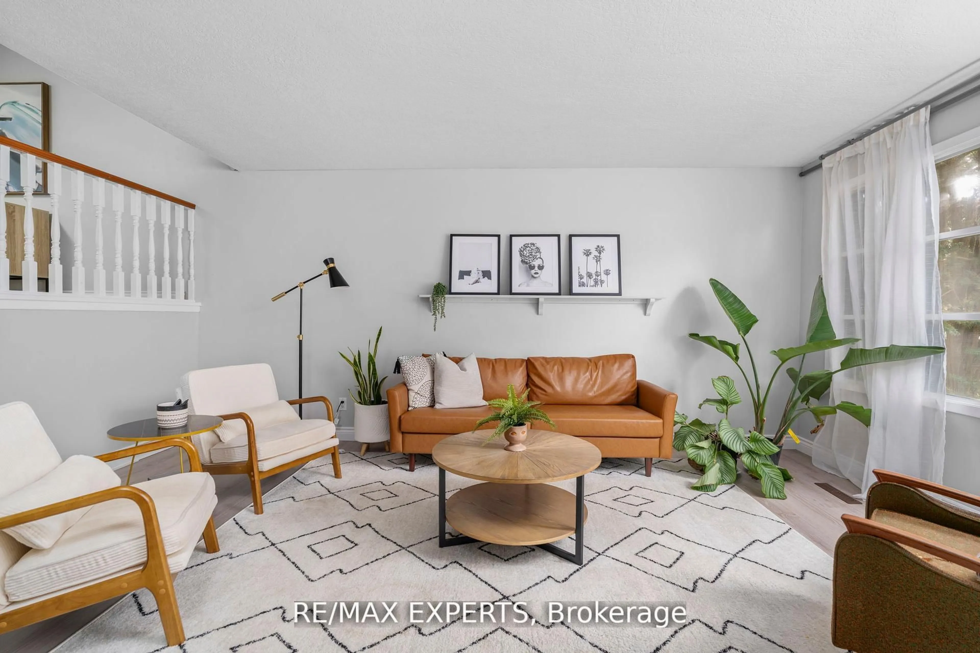 Living room with furniture, unknown for 128 Heather Ave, Cambridge Ontario N3C 2Y7