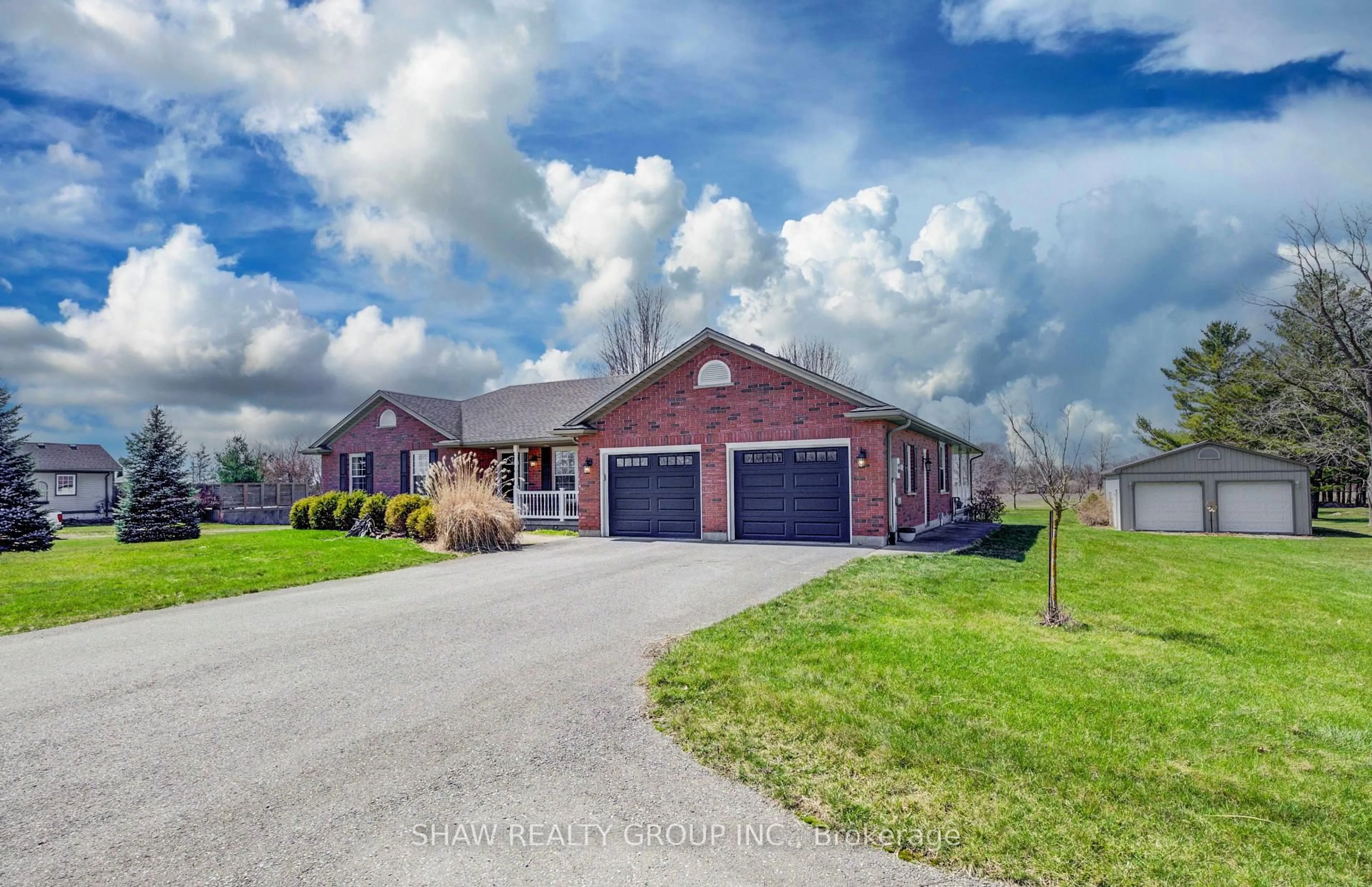 A pic from outside/outdoor area/front of a property/back of a property/a pic from drone, street for 32080 Side Rd 20 Rd, Wainfleet Ontario L0S 1V0