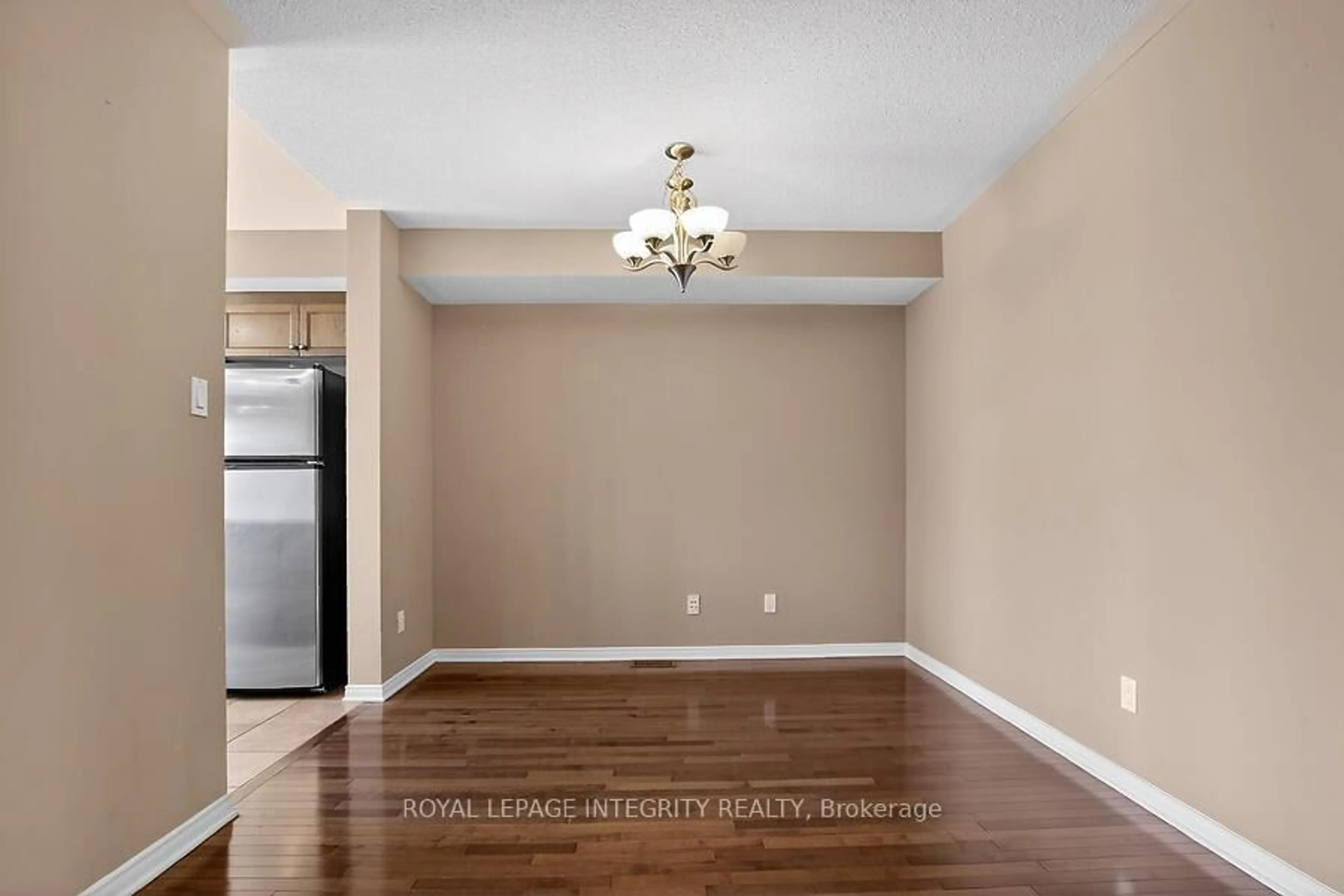 Unknown for 672 Pepperville Cres, Ottawa Ontario K2M 0E4