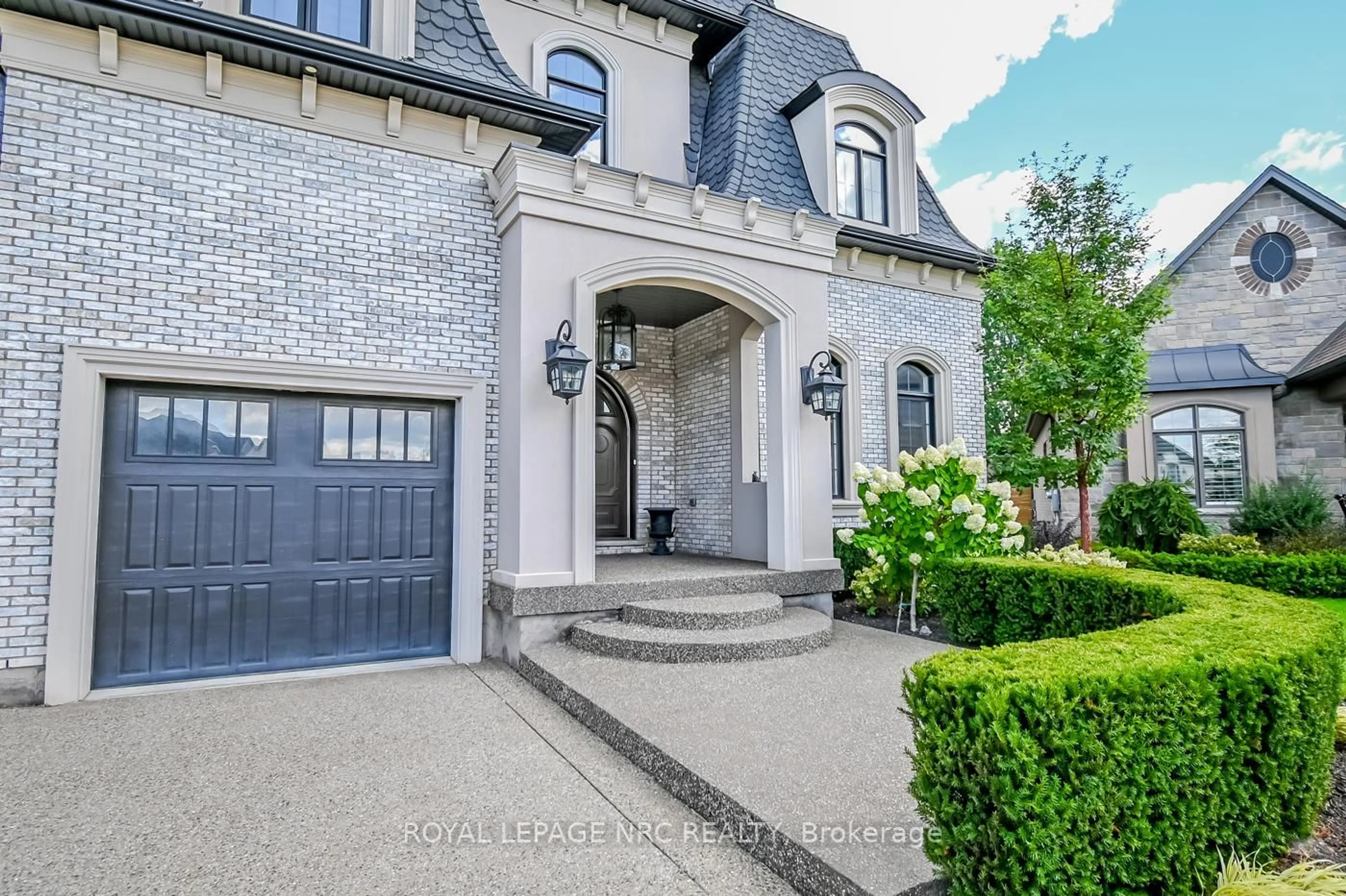 Home with brick exterior material, street for 26 Sandalwood Cres, Niagara-on-the-Lake Ontario L0S 1P0
