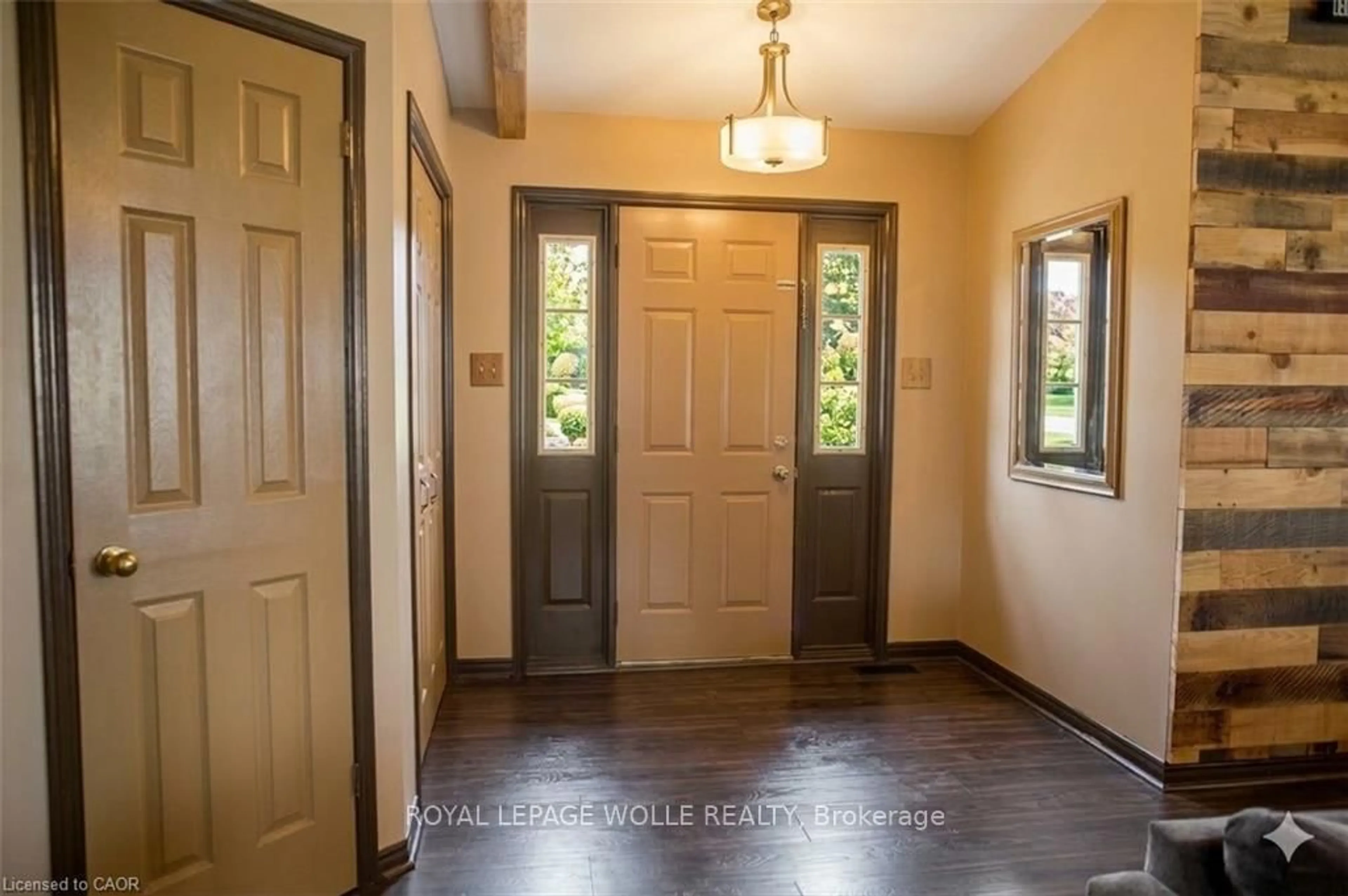 Indoor entryway for 333 6th Concession Rd, Brant Ontario N0E 1B0