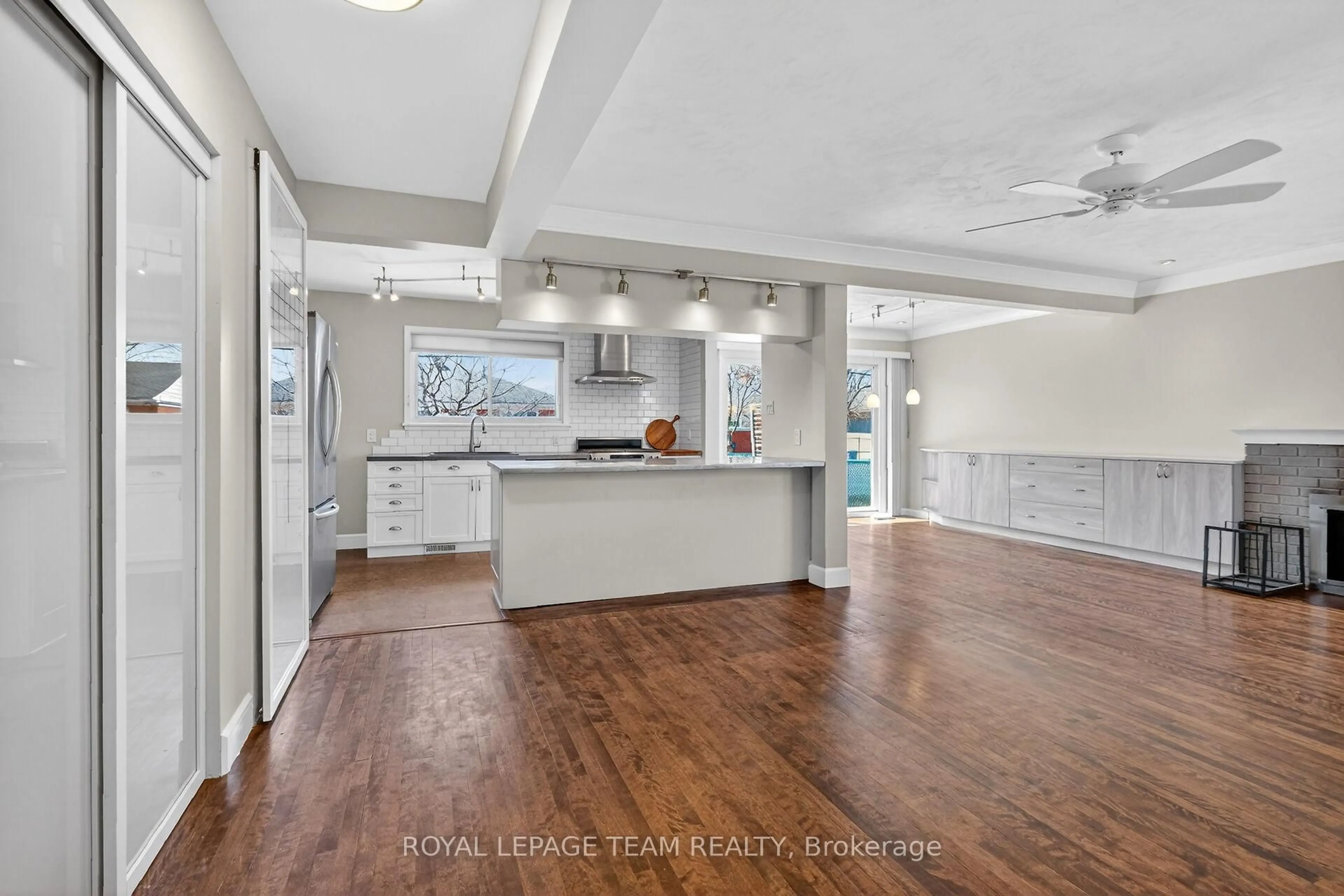 Open concept kitchen, ceramic/tile floor for 1318 Albany Dr, Ottawa Ontario K2C 2L9